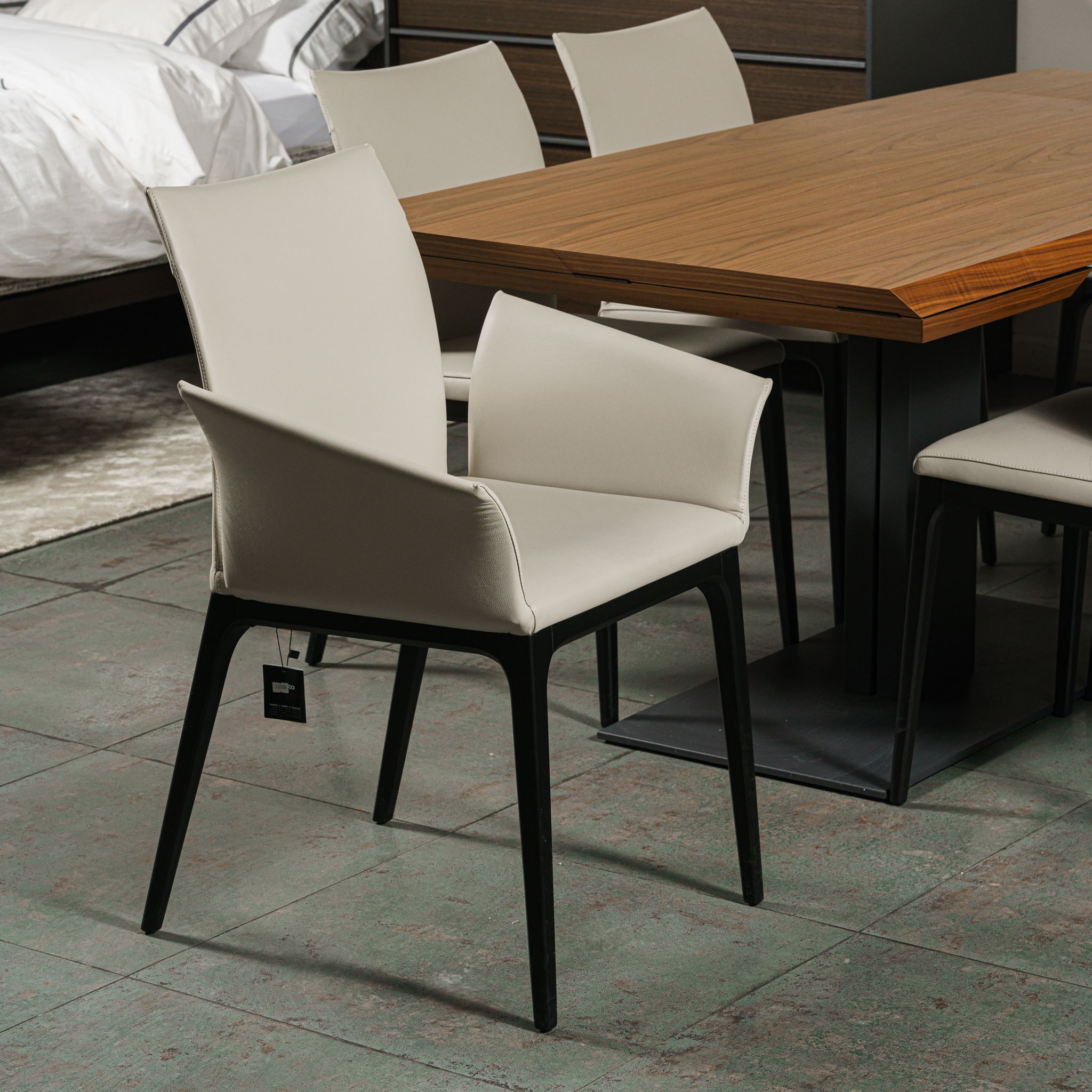 Стул с подлокотниками Arcadia pelle 948 lino/nero — Cattelan Italia, кожа, фото 3