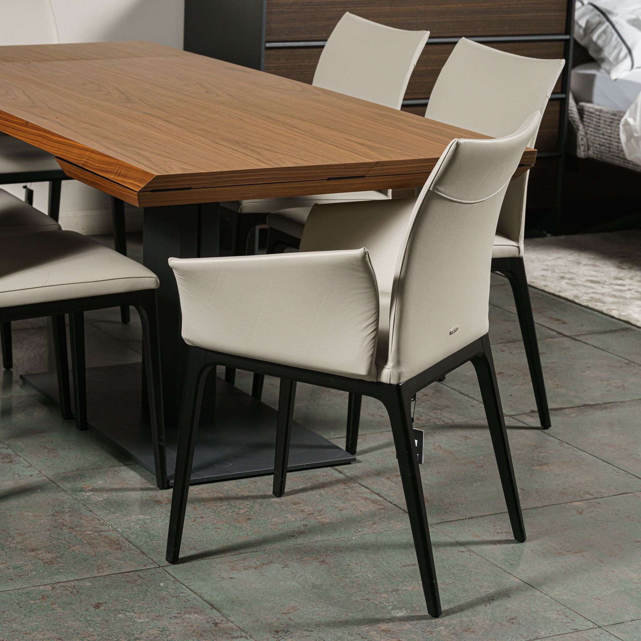 Стул с подлокотниками Arcadia pelle 948 lino/nero — Cattelan Italia, кожа, фото 4