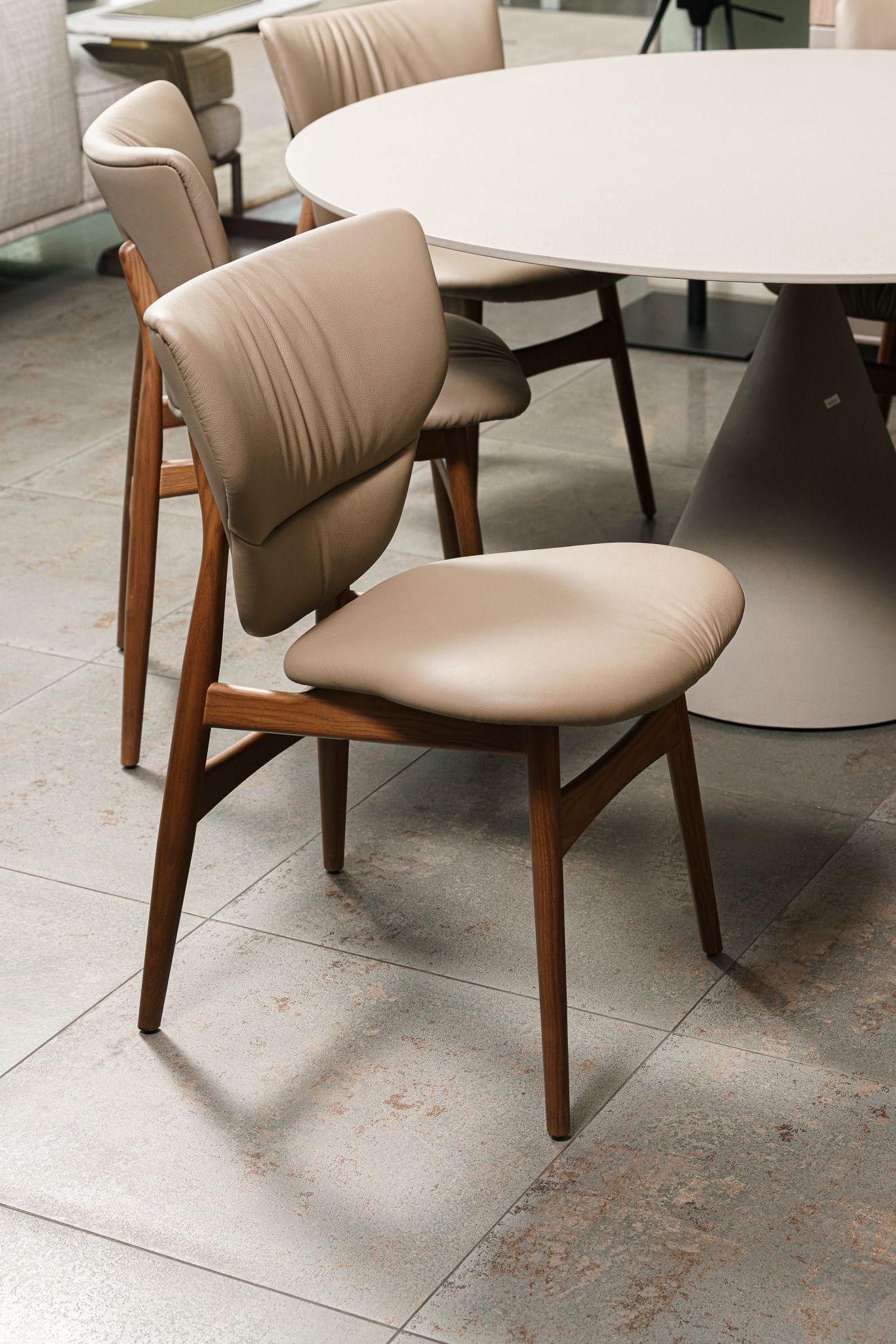 Стул Dumbo Fango / Canaletto Walnut — Cattelan Italia, кожа, фото 2