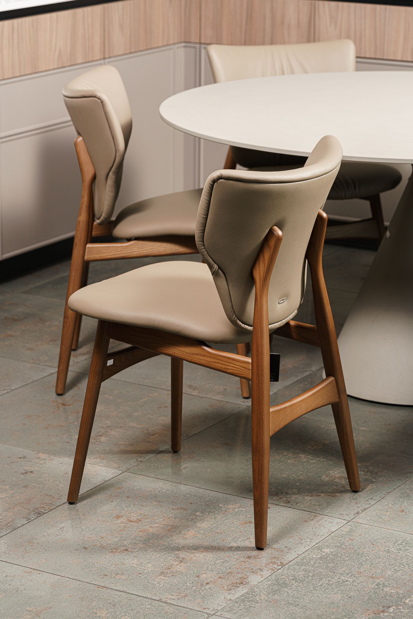 Стул Dumbo Fango / Canaletto Walnut — Cattelan Italia, кожа, фото 3