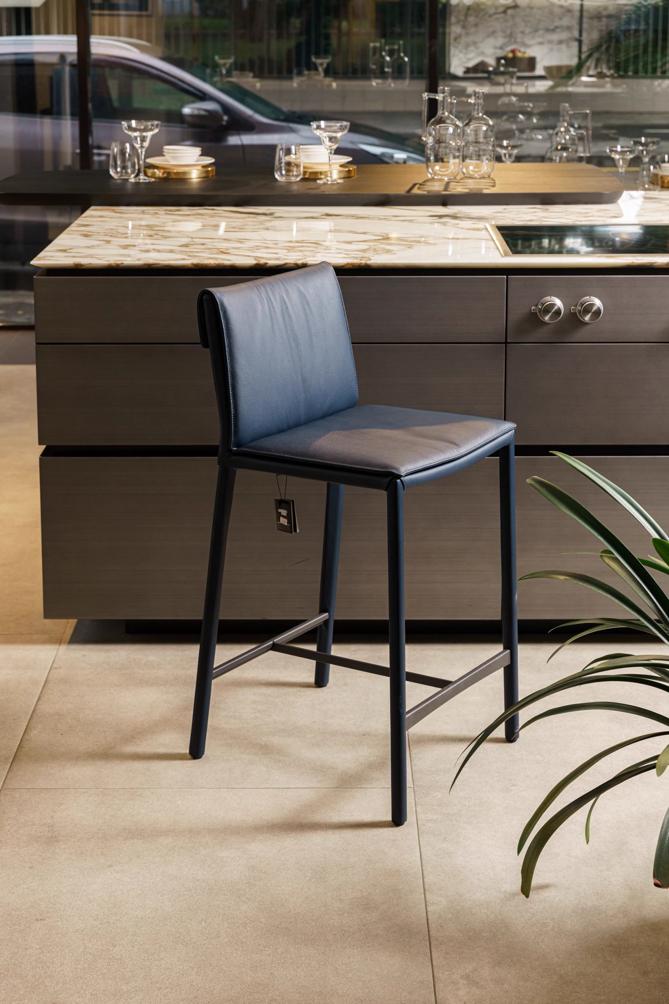 Барный стул Isabel B Pelle 940 Navy — Cattelan Italia, кожа, фото 3