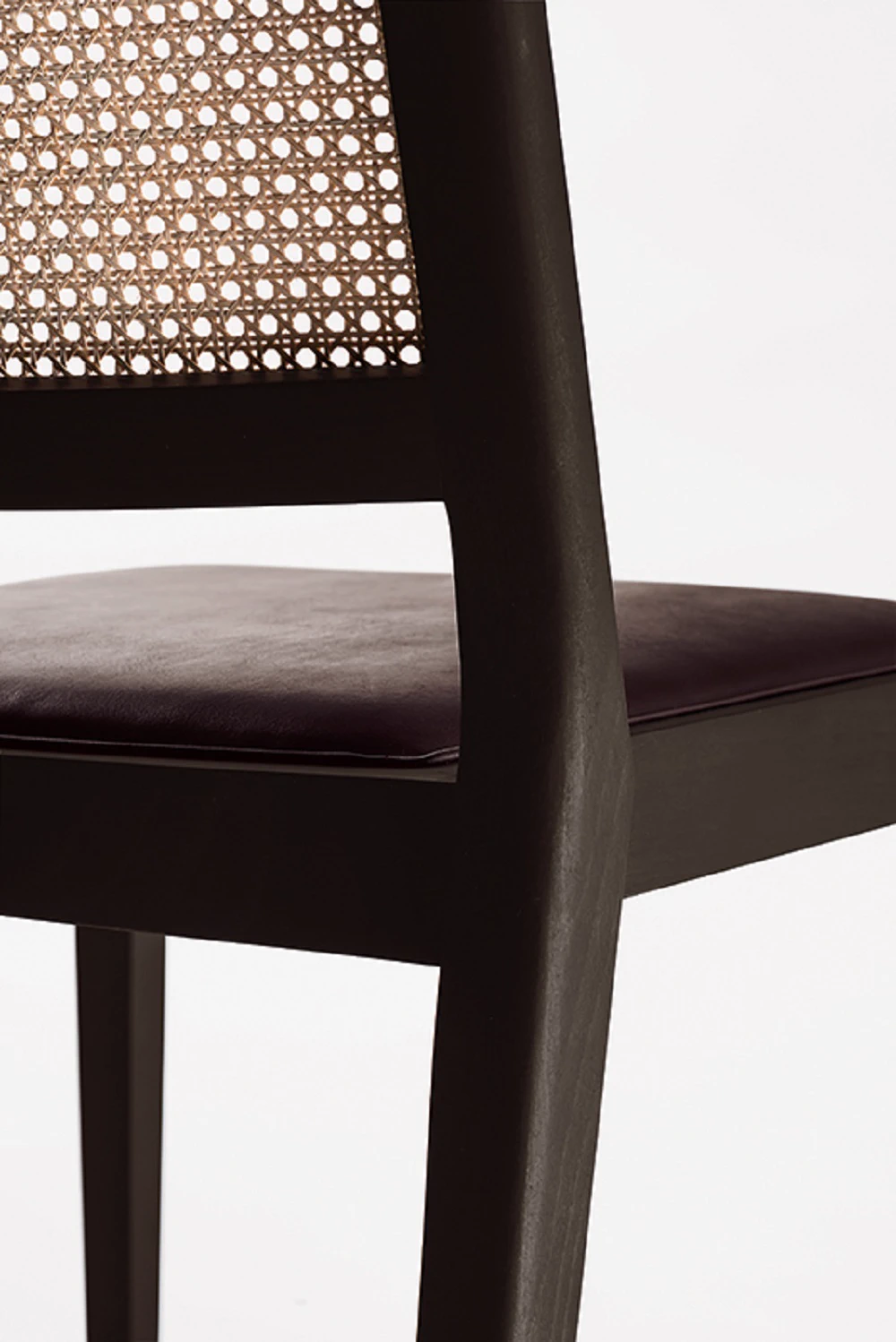Стул A Chair Outside The Cage — De Padova, кожа, фото 2