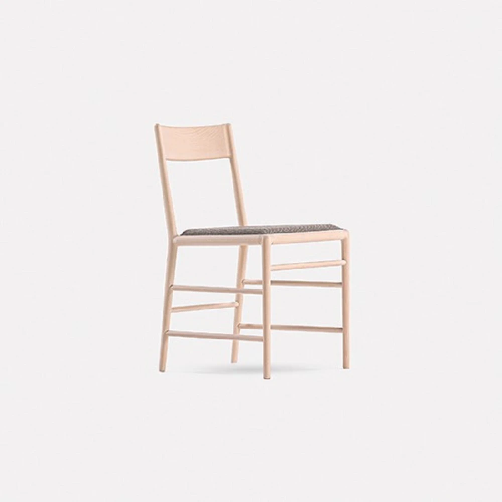 Каркас и наполнение: дерево. Современный дизайн Стул The Sensitive Back Chair — De Padova, кожа