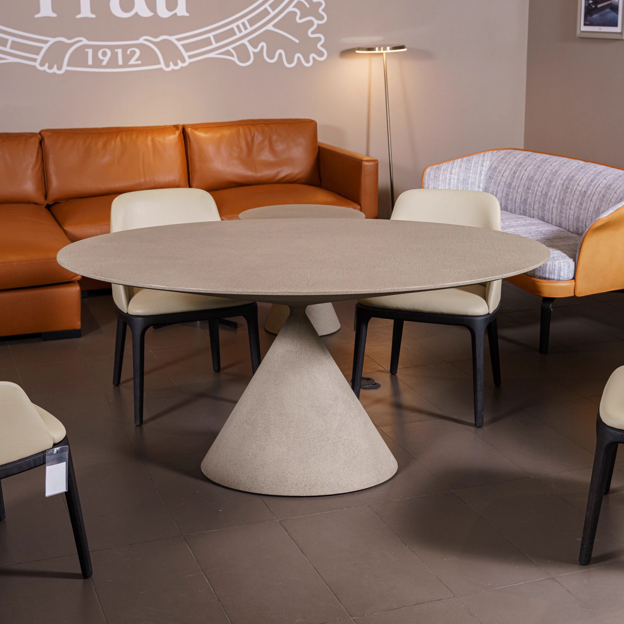 Стол Clay Oval Pietra Tufo — Desalto