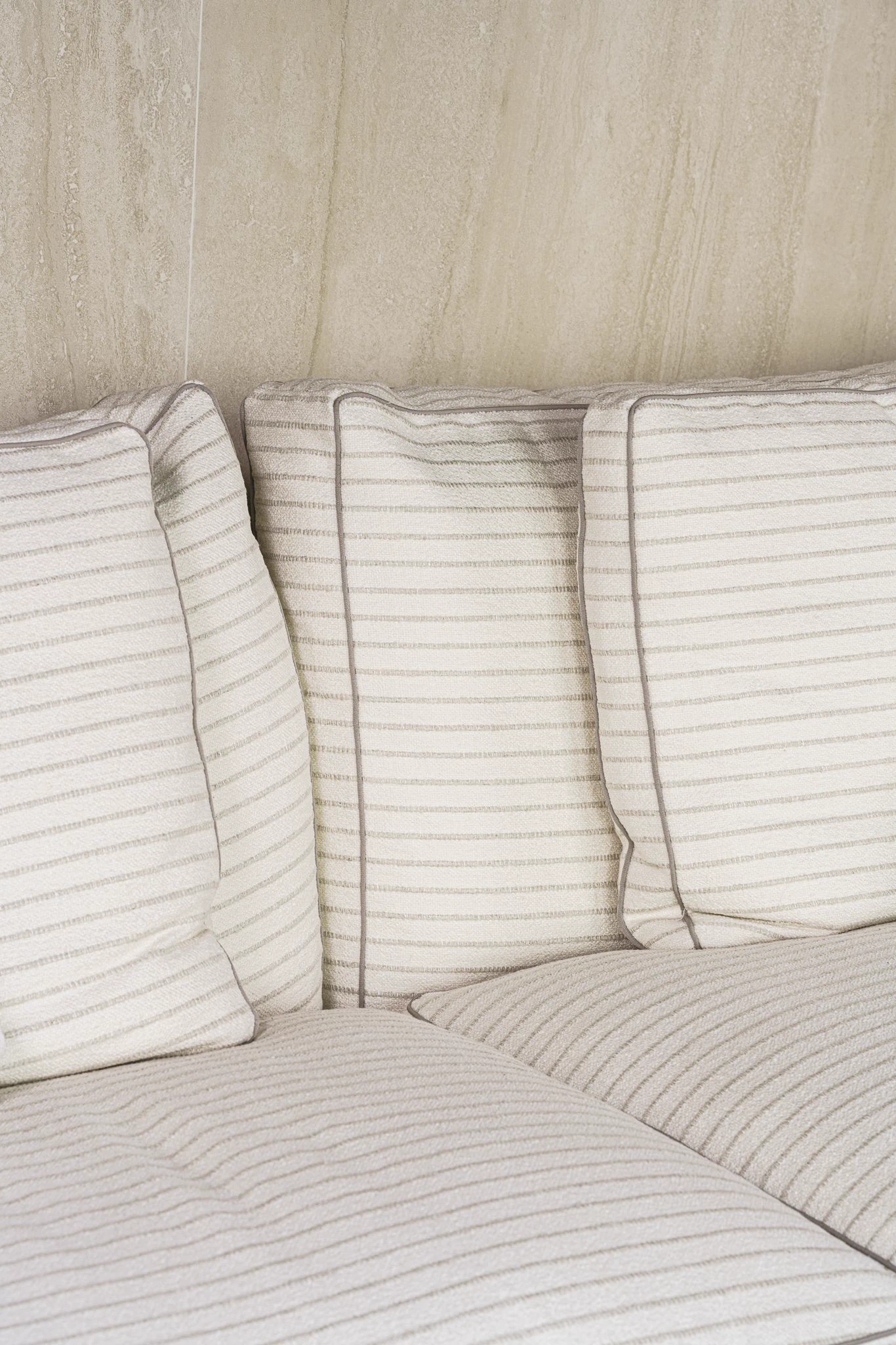 Диван с двумя подушками Camelot Egypt extra — Flexform, кожа, фото 3
