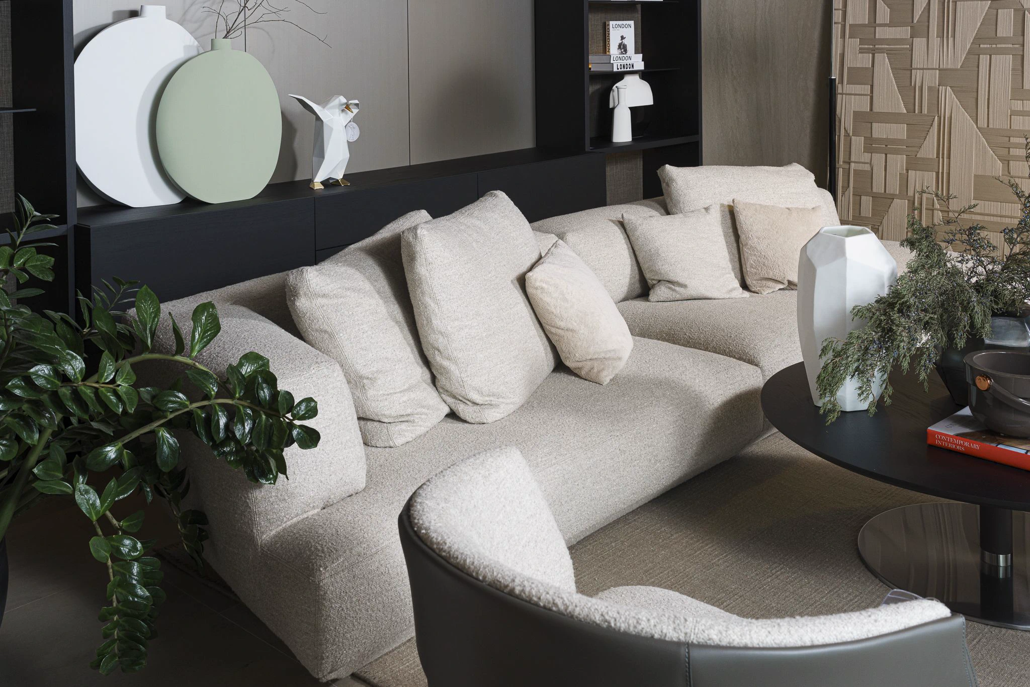 Каркас и наполнение: ППУ. Современный дизайн Двухмодульный диван Loungescape — Flexform, ткань