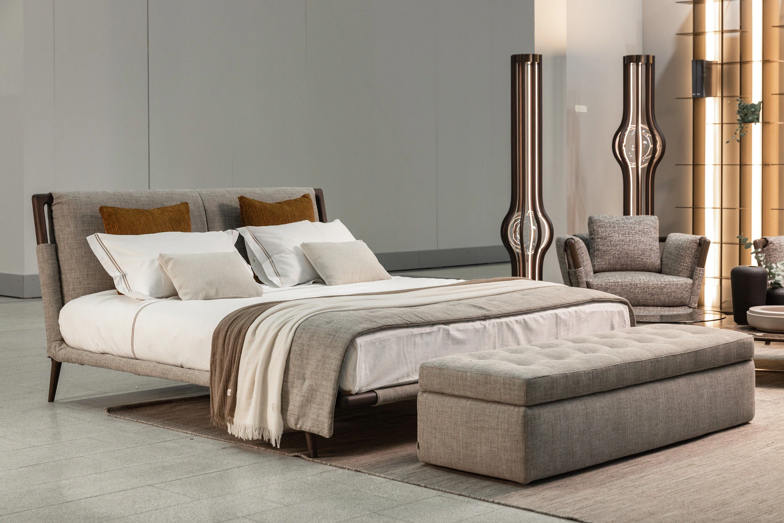 Кровать Gaudi Coffeу Brown / 752 Charles — Flou, текстиль