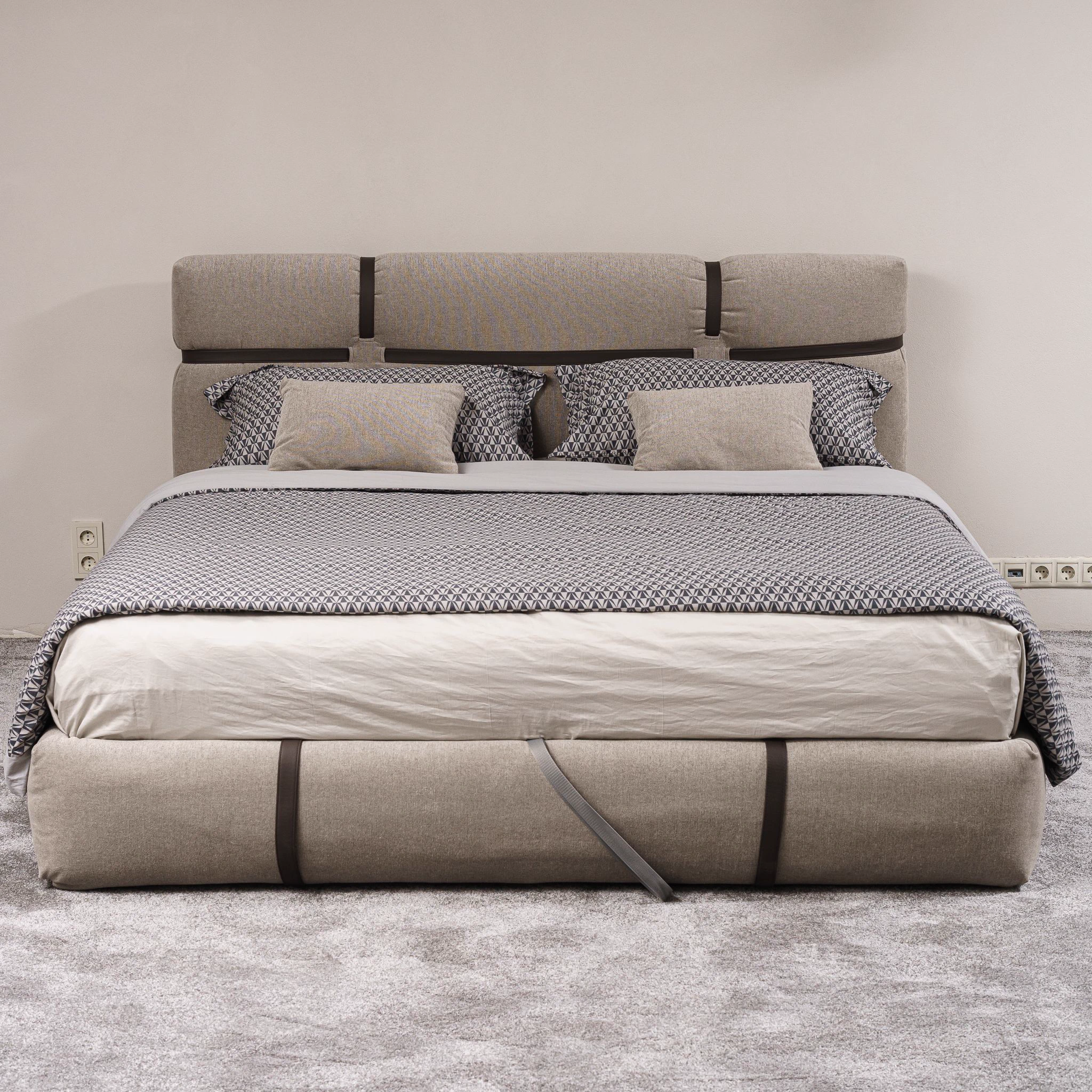 Кровать New Bond Mason 781 — Flou, кожа