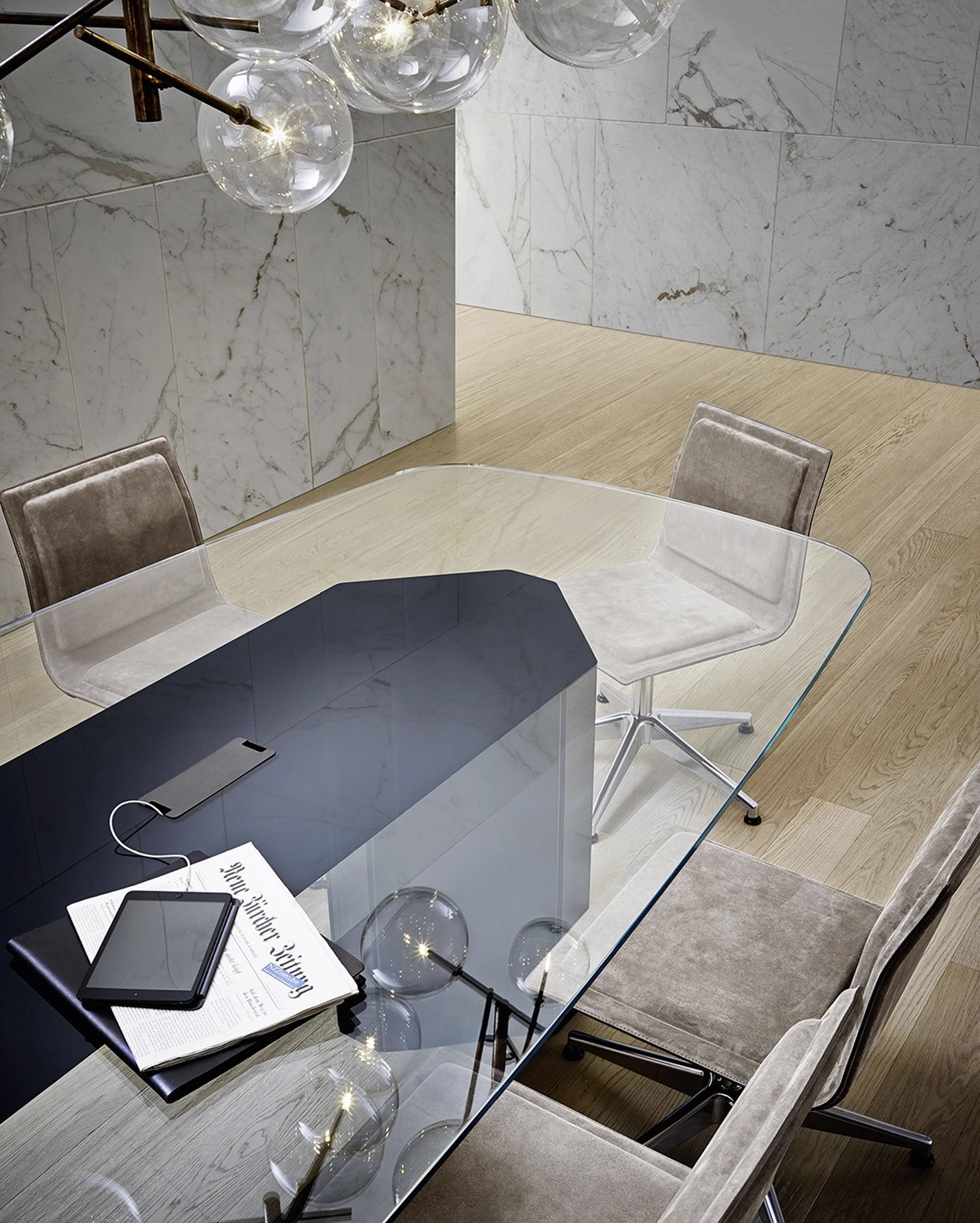 Стол Akim — Gallotti & Radice, стекло, фото 3