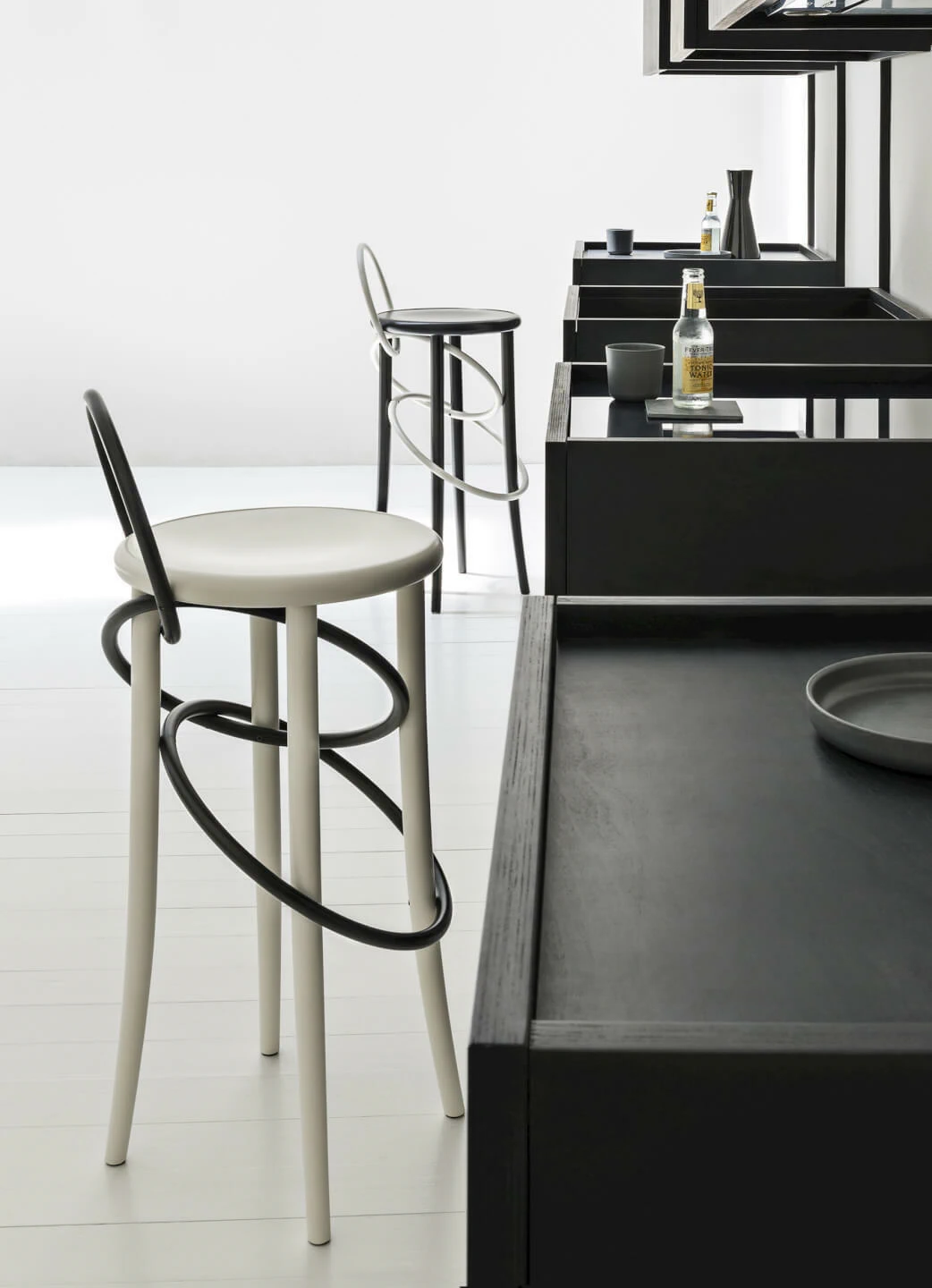 Барный стул Cirque — Gebruder Thonet Vienna, дерево, фото 6