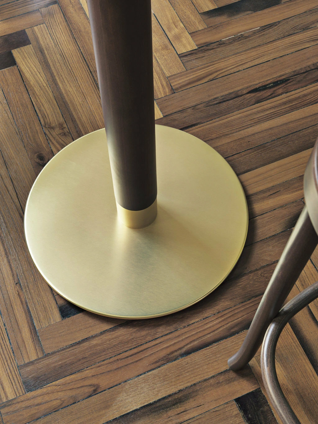 Стол Cognac — Gebruder Thonet Vienna, дерево, фото 2