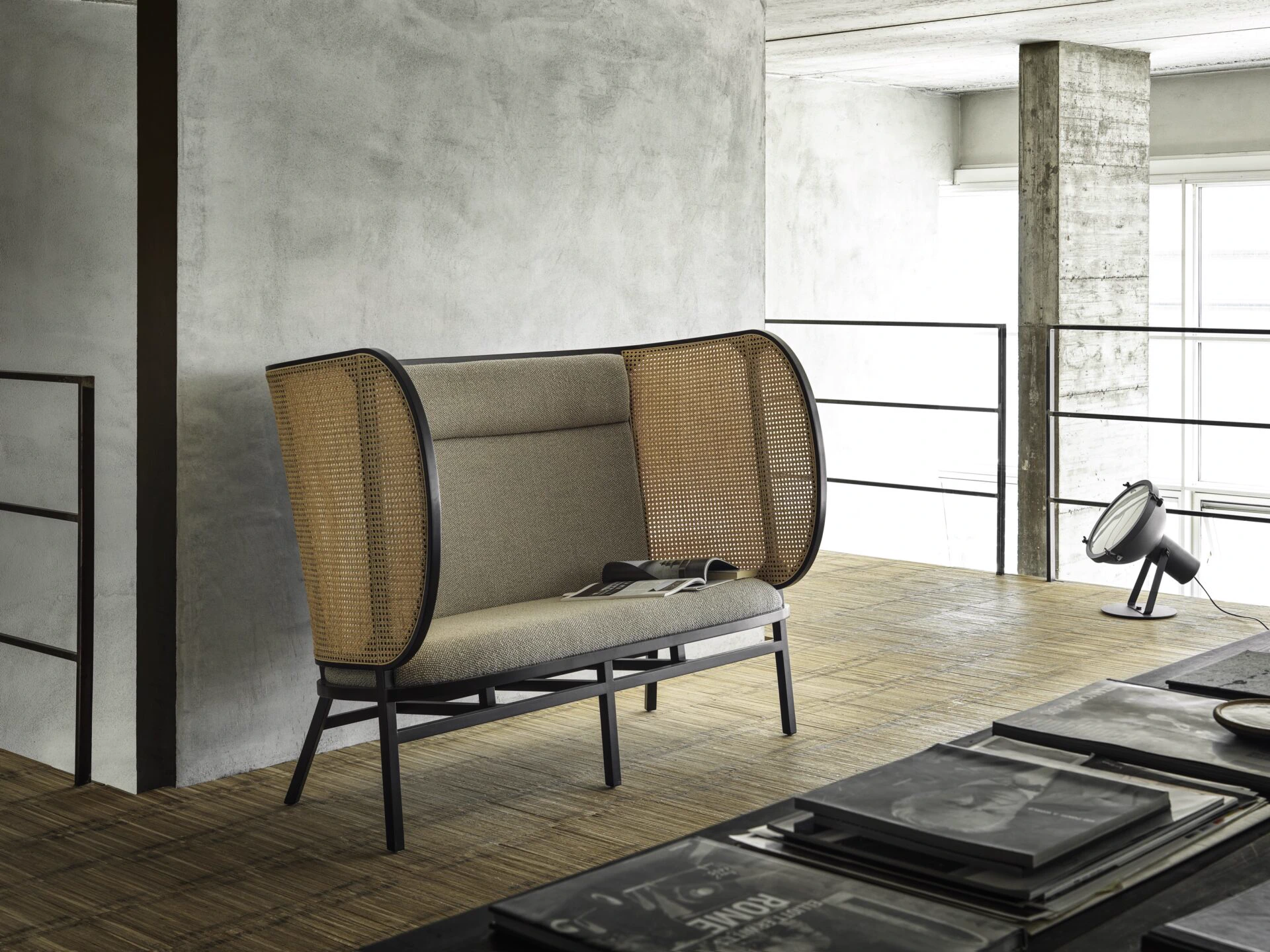 Современный дизайн Скамья Hideout Loveseat — Gebruder Thonet Vienna, ткань, фото 6