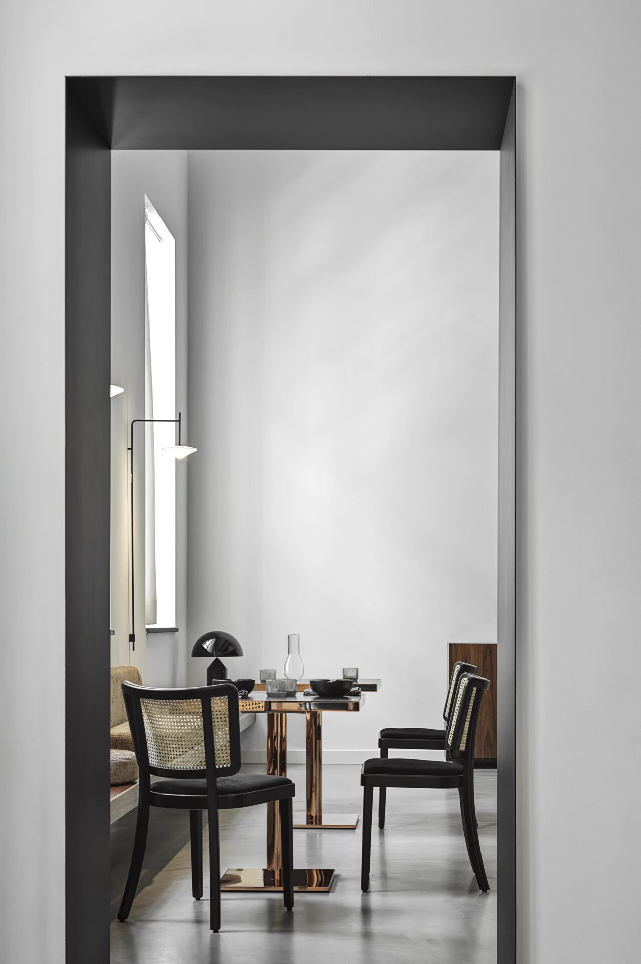 Стол Rum — Gebruder Thonet Vienna, мрамор, фото 2