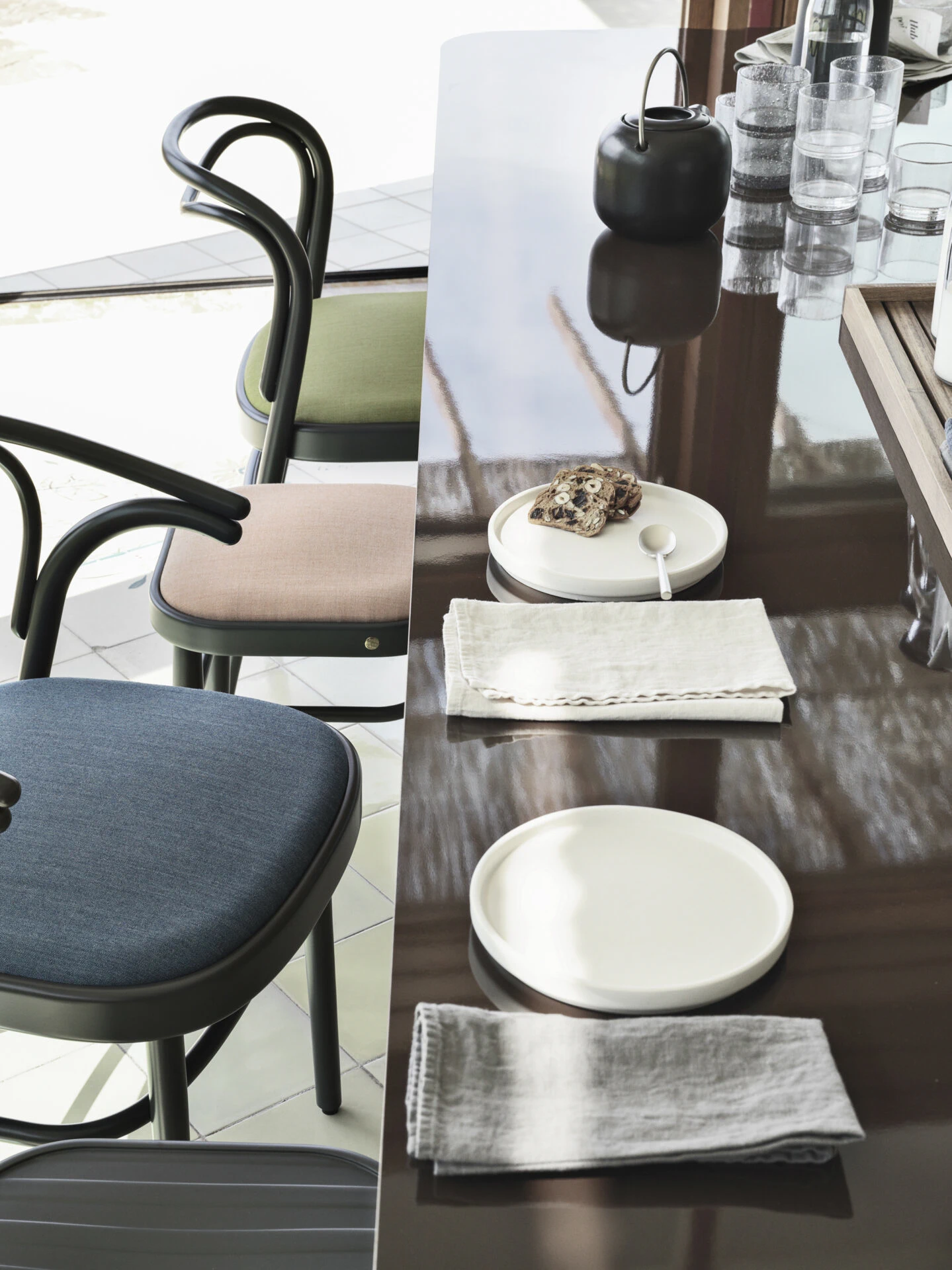Стол Saule — Gebruder Thonet Vienna, массив дерева, фото 4