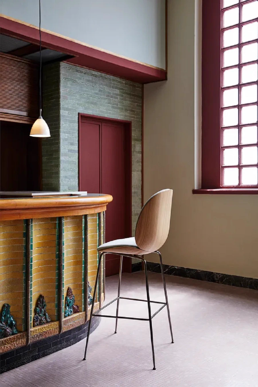 Барный стул Beetle Counter Chair — Gubi, ткань, фото 5