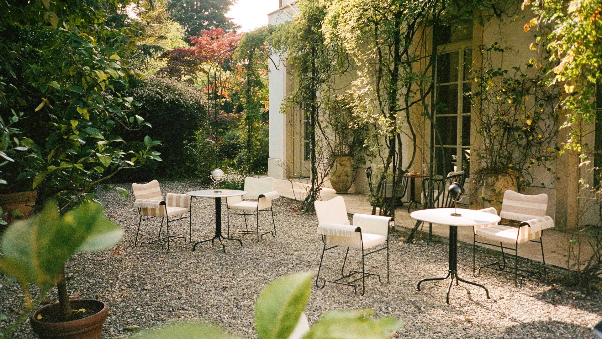 Стол Carmel Bistro — Gubi, металл, фото 6
