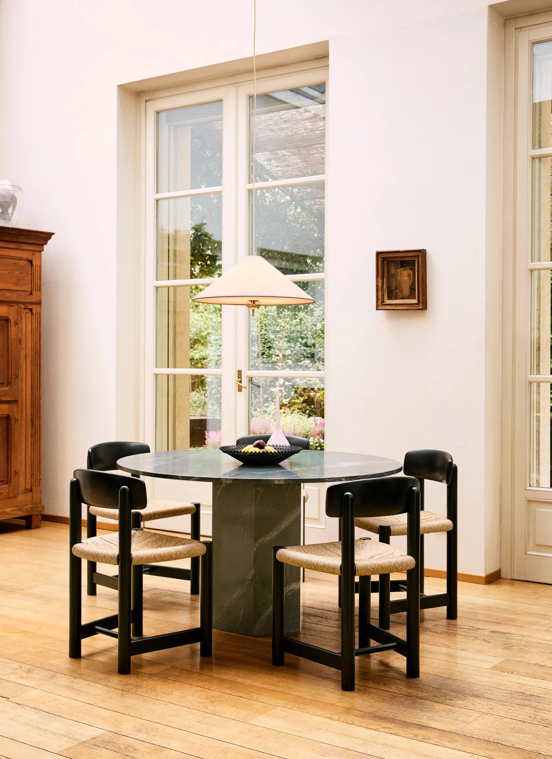 Каркас и наполнение: дерево. Современный дизайн Стул Daumiller Side Chair — Gubi, дерево, фото 4