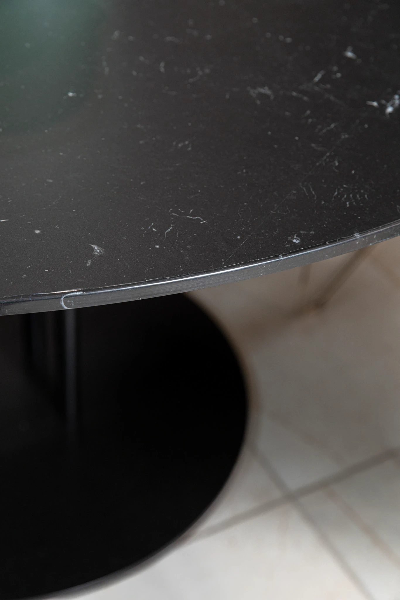 Стол TS Black Marquina Marble — Gubi, мрамор, фото 5
