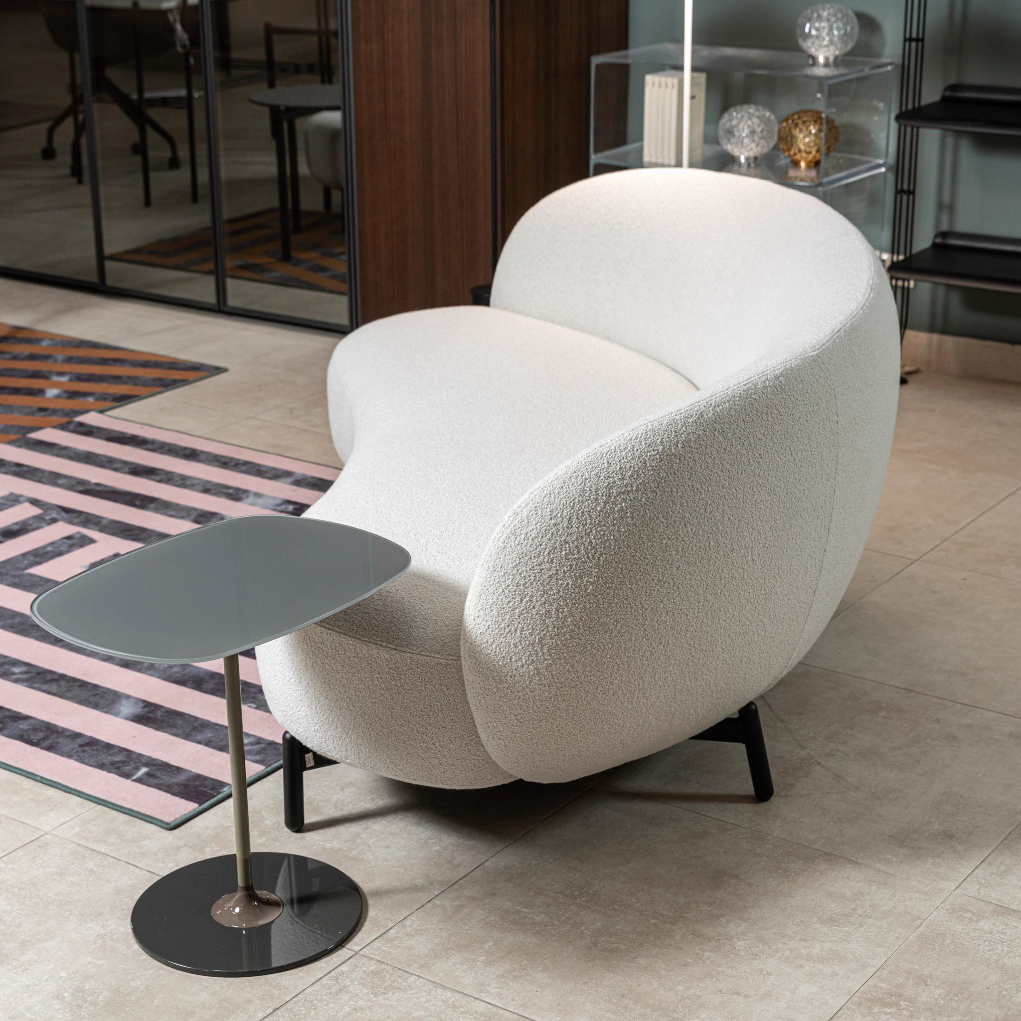 Каркас и наполнение: ППУ. Современный дизайн Диван Lunam — Kartell, текстиль