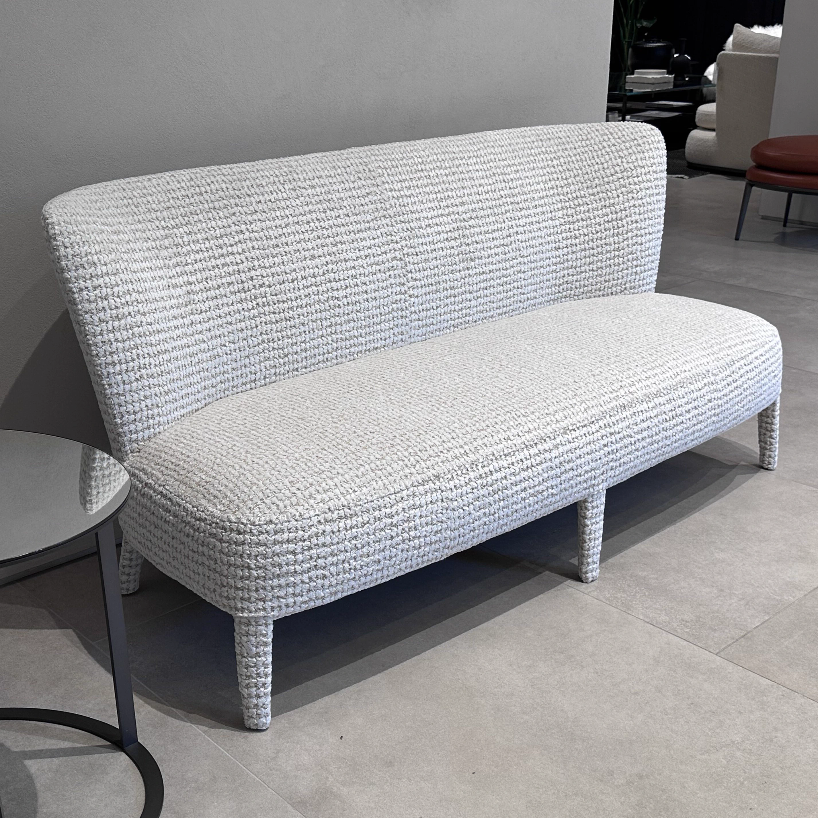 Каркас и наполнение: дерево, металл. Современный дизайн Диван Febo 120 lille white rope — Maxalto, кожа