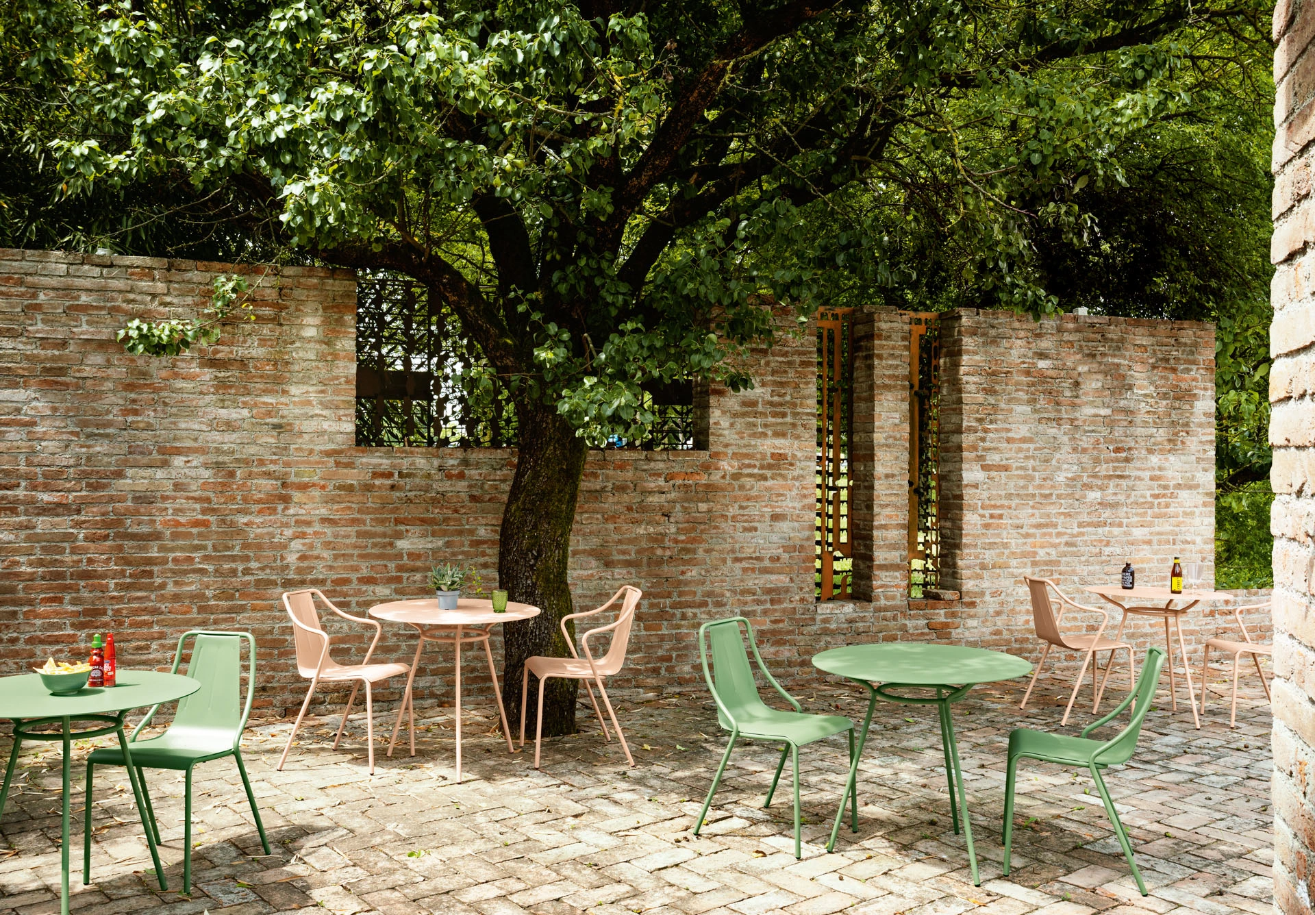 Стол Ola Bistrot — Midj, металл, фото 3