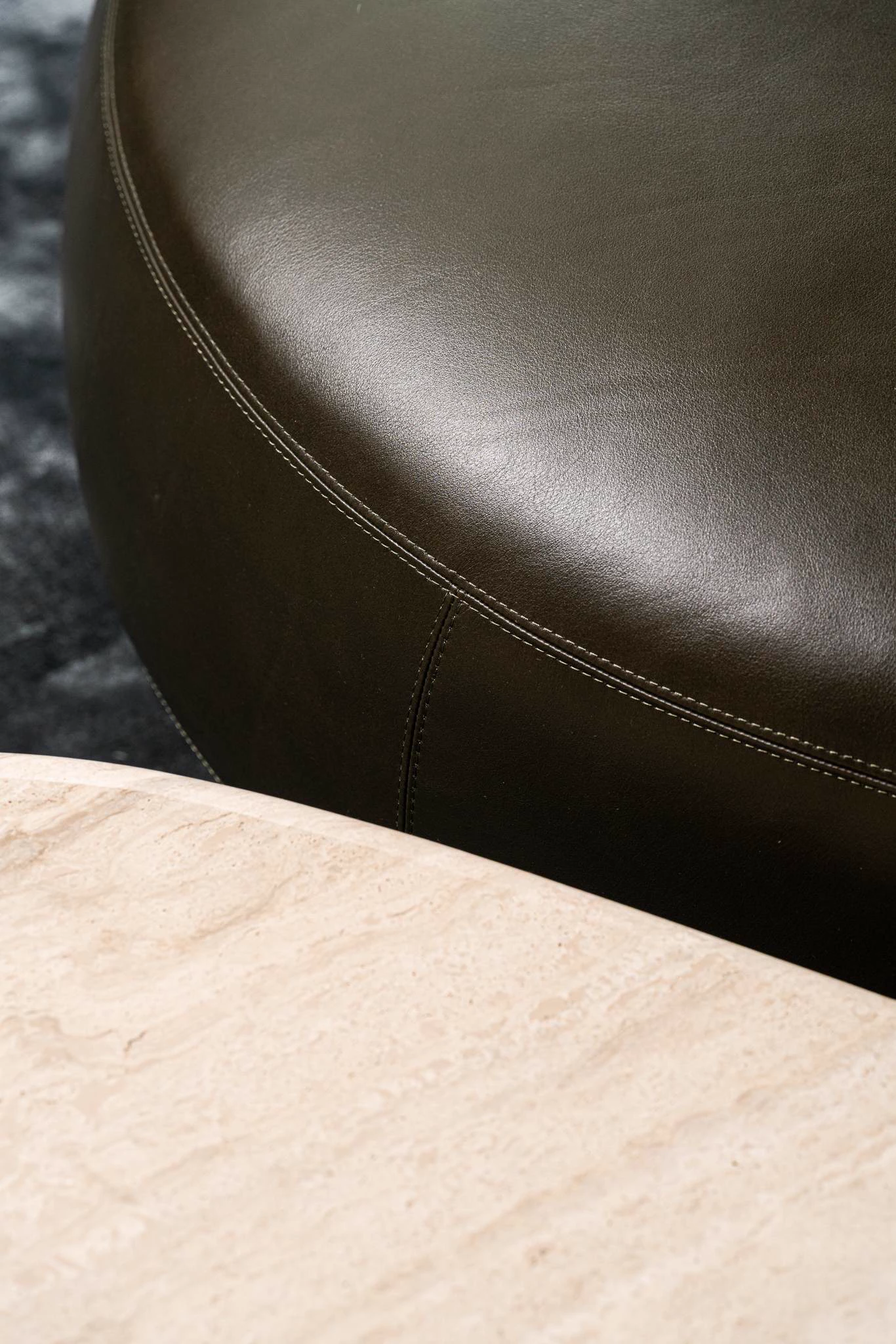 Банкетка Bezier Leather Carmel Muschio — Minotti, кожа, фото 4