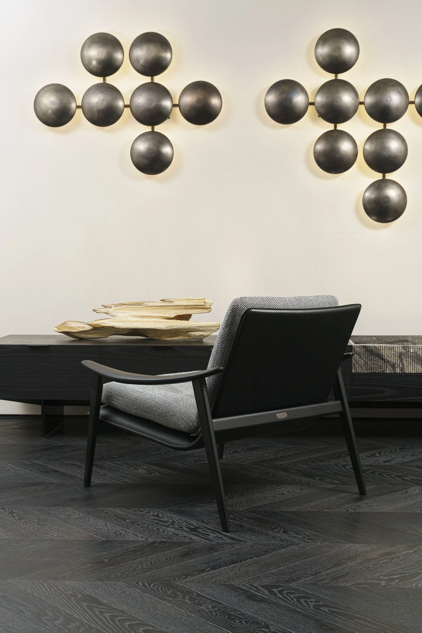 Кресло Fynn Twill lafge Grafite — Minotti, кожа, фото 6