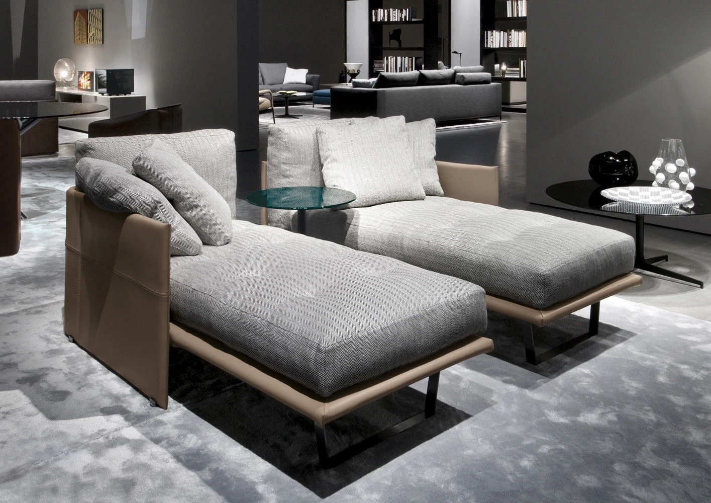 Диван Luggage "Chaise-Longue" — Minotti, кожа, фото 6