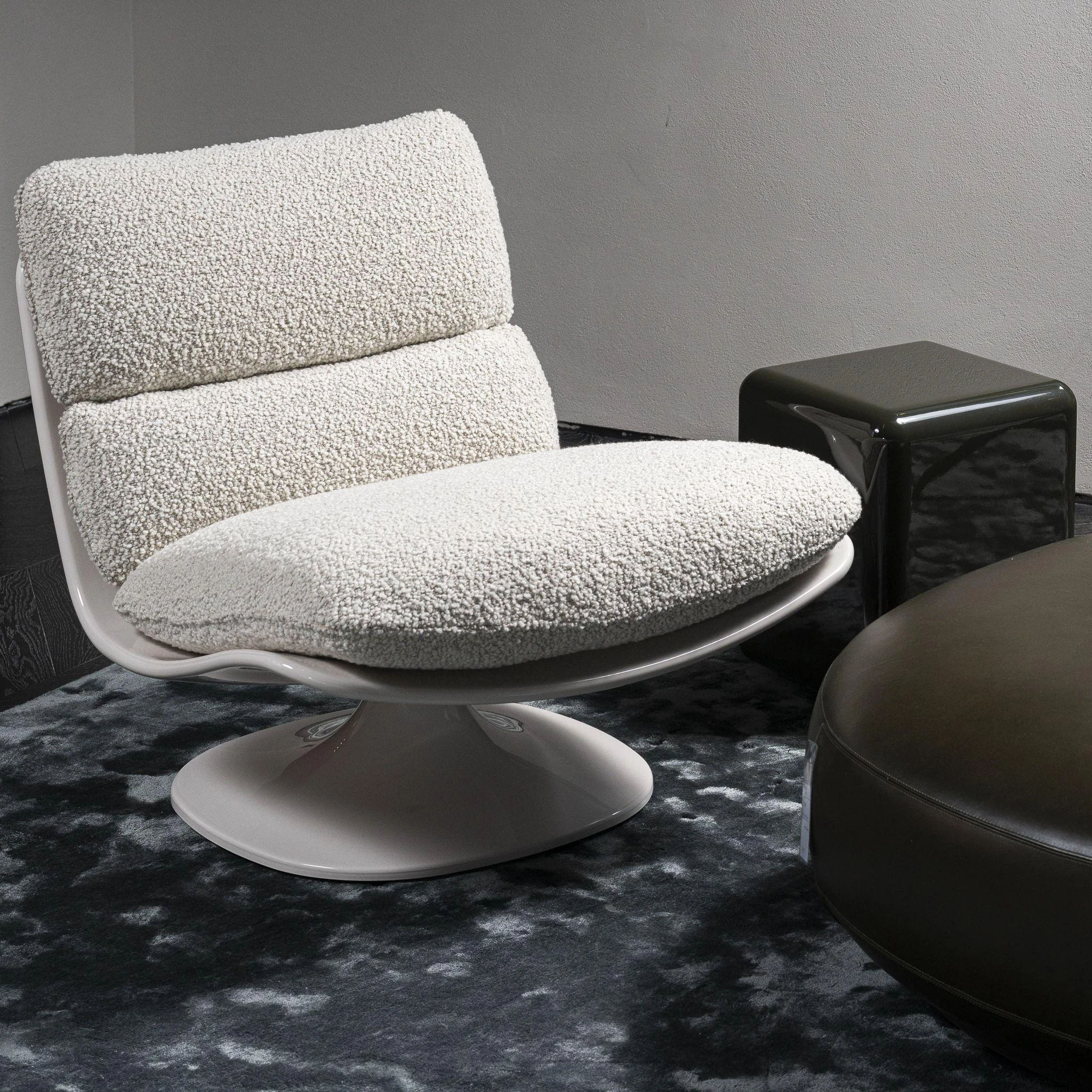 Кресло Pattie Sabbia/Warm grey — Minotti, кожа