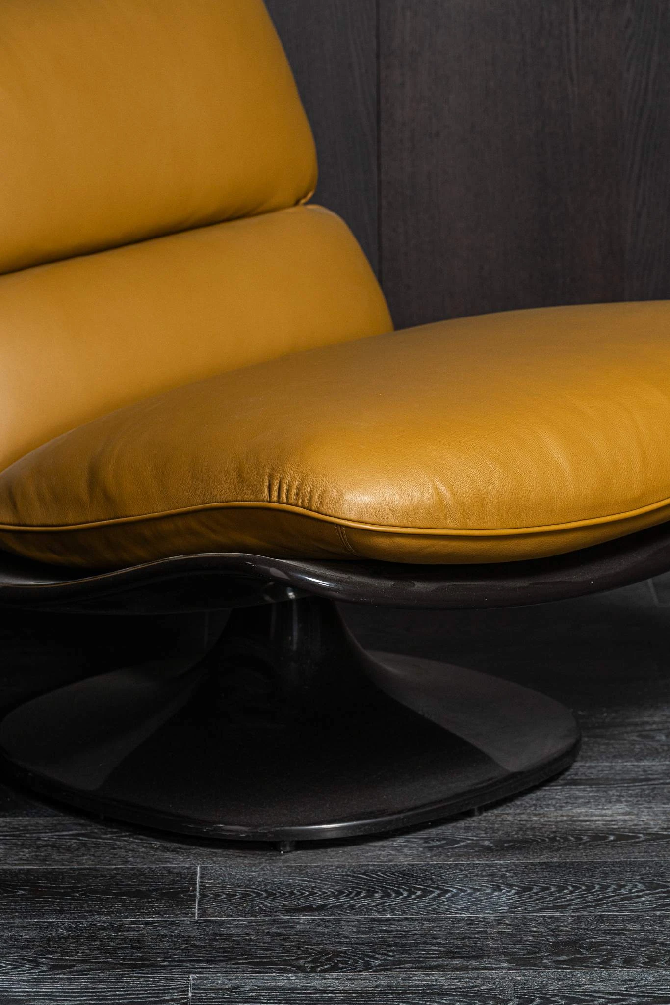 Кресло Pattie Senape/Moka — Minotti, кожа, фото 3