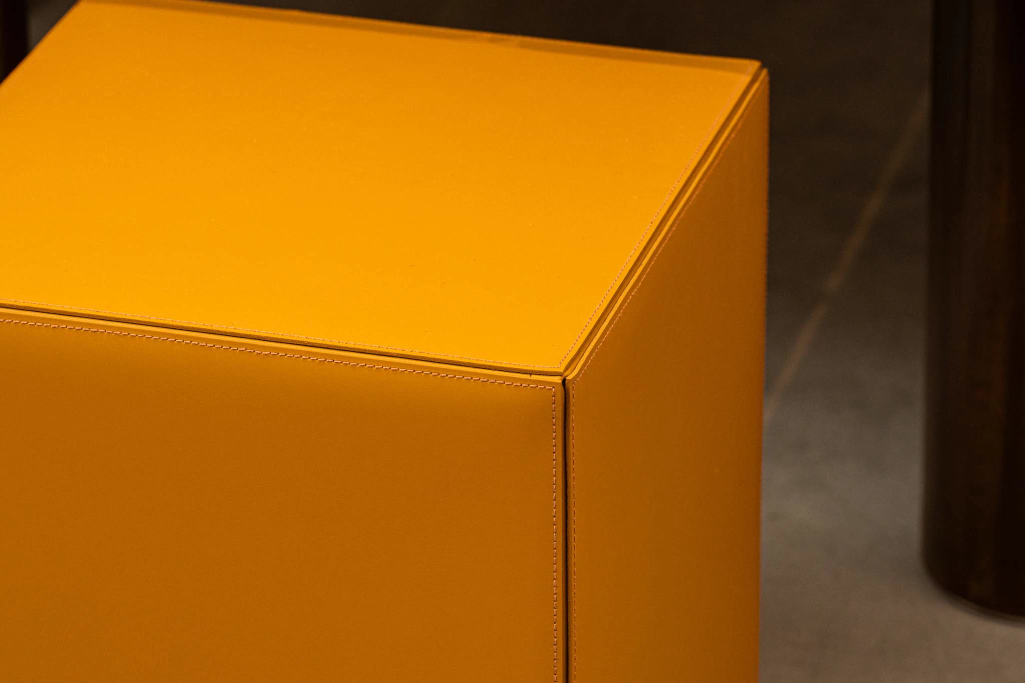 Пуф Solid "Saddle-Hide" Mustard — Minotti, кожа, фото 2