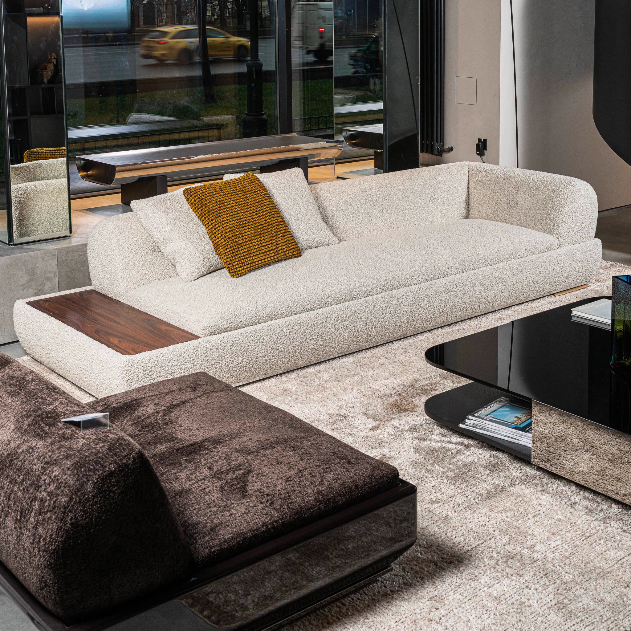 Диван со столиком Supermoon — Minotti, кожа