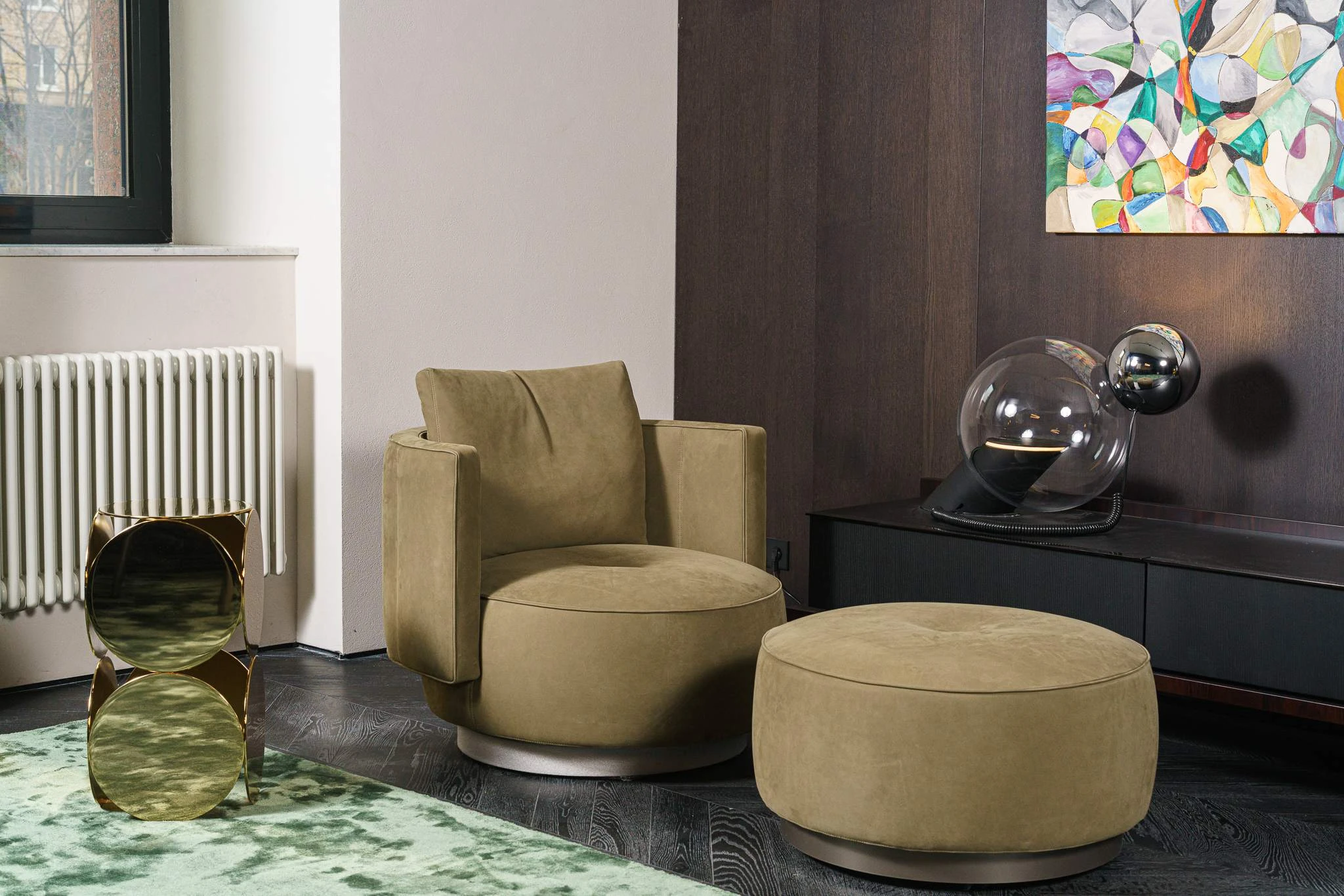 Кресло Torii Bold Swivel Oliva — Minotti, нубук, фото 4