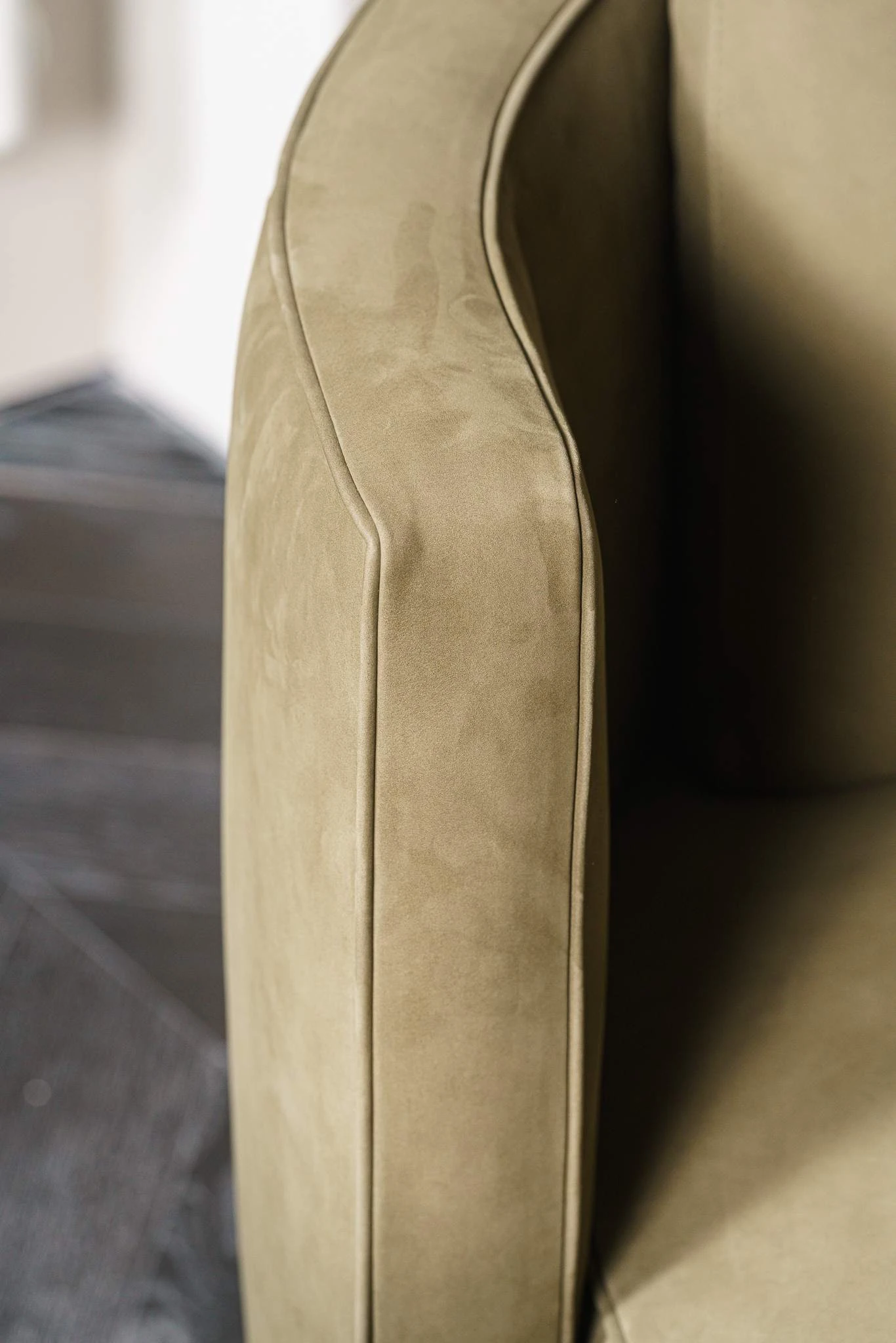Кресло Torii Bold Swivel Oliva — Minotti, нубук, фото 5