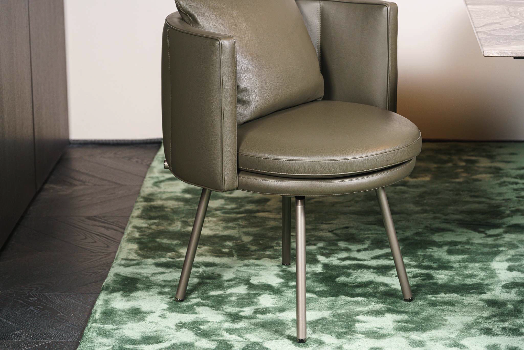 Стул обеденный Torii Swivel Muschio Leather — Minotti, нубук, фото 5
