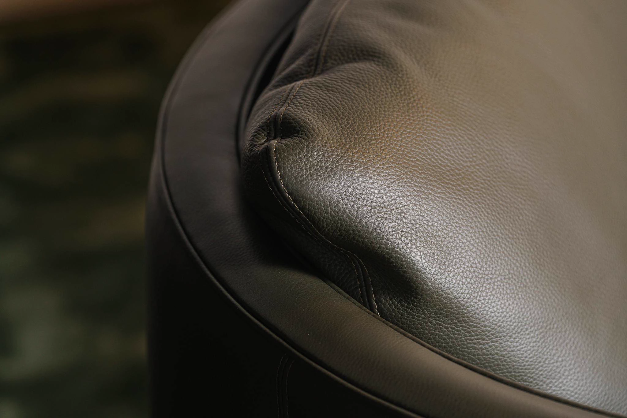 Стул обеденный Torii Swivel Muschio Leather — Minotti, нубук, фото 6