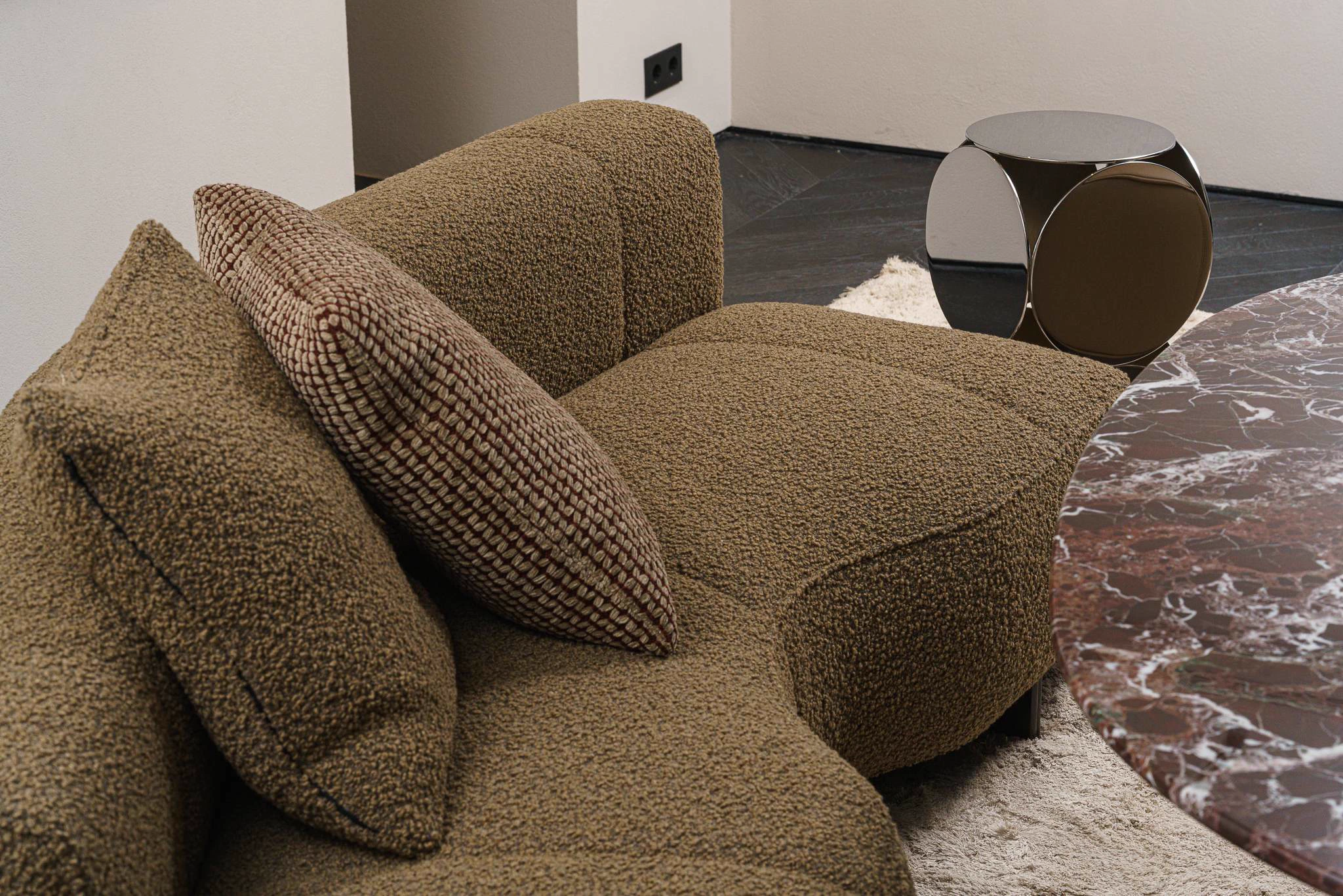 Двухмодульный диван Yves Orion Desert — Minotti, кожа, фото 2