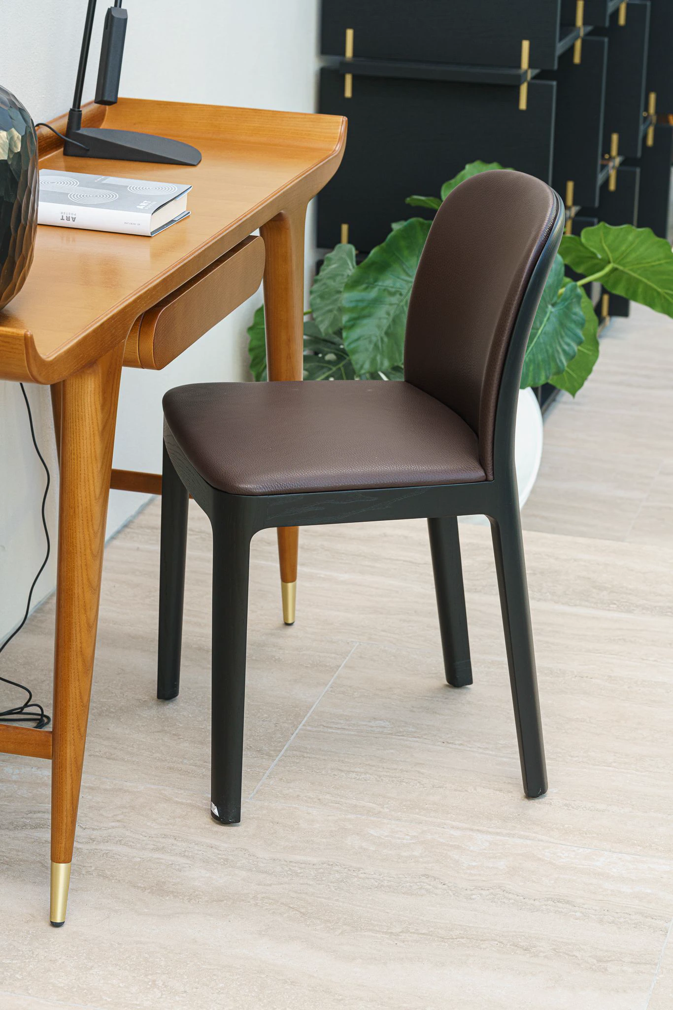 Стул Tea 160 Unique / black oak — Molteni & C, кожа, фото 2