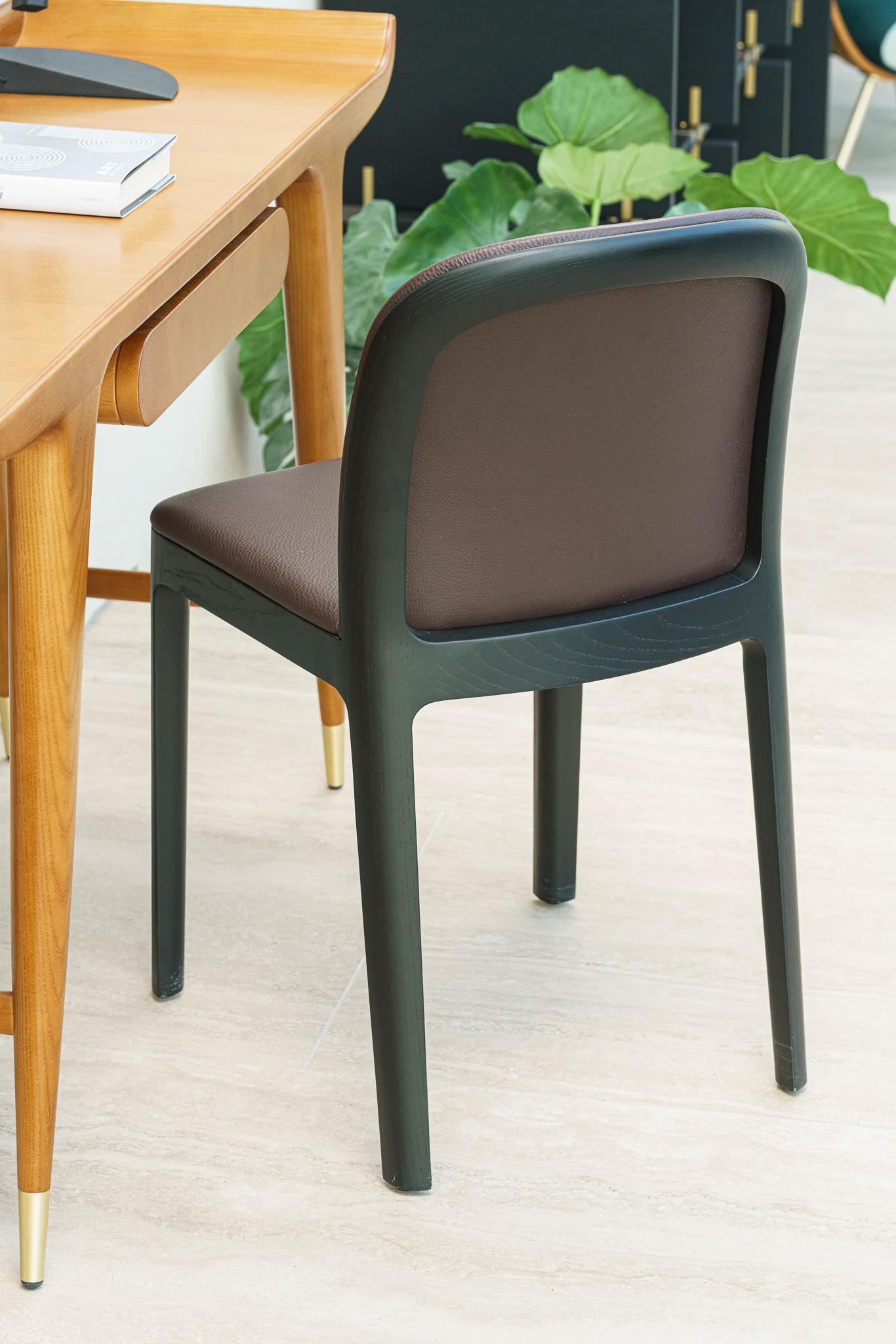 Стул Tea 160 Unique / black oak — Molteni & C, кожа, фото 4
