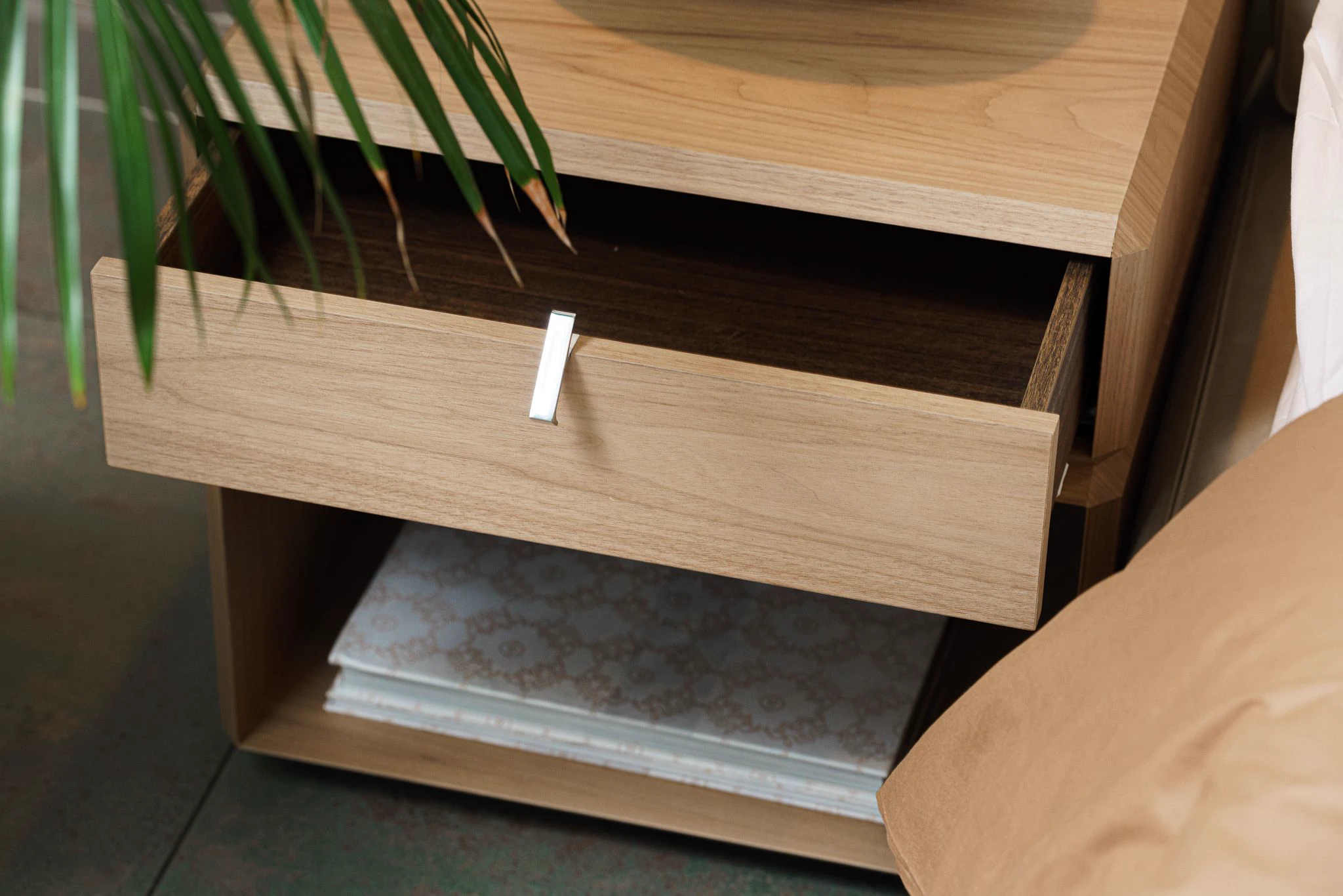 Прикроватная тумбочка Teorema — Molteni & C, кожа, фото 5
