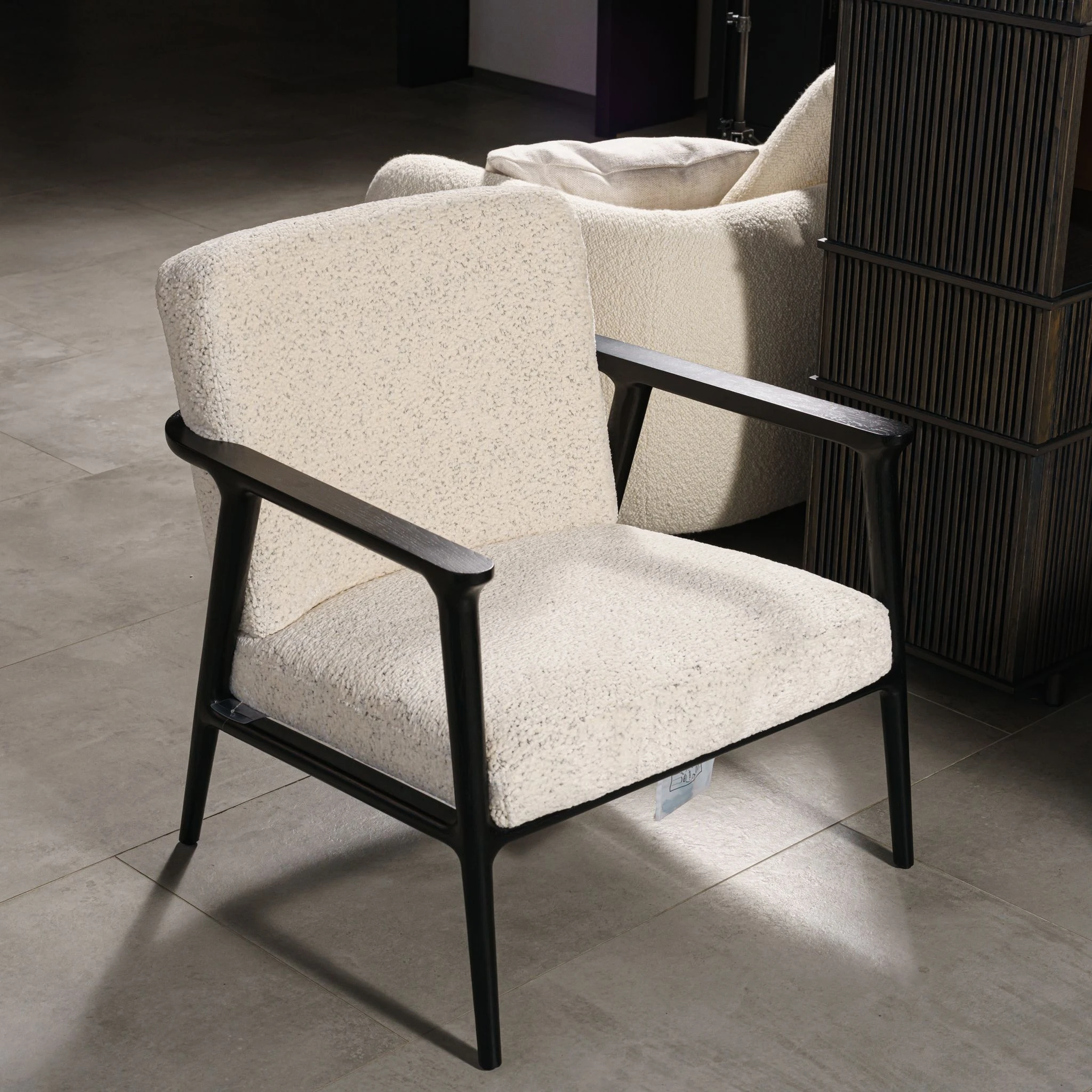 Кресло Zio Lounge — Moooi, массив дерева