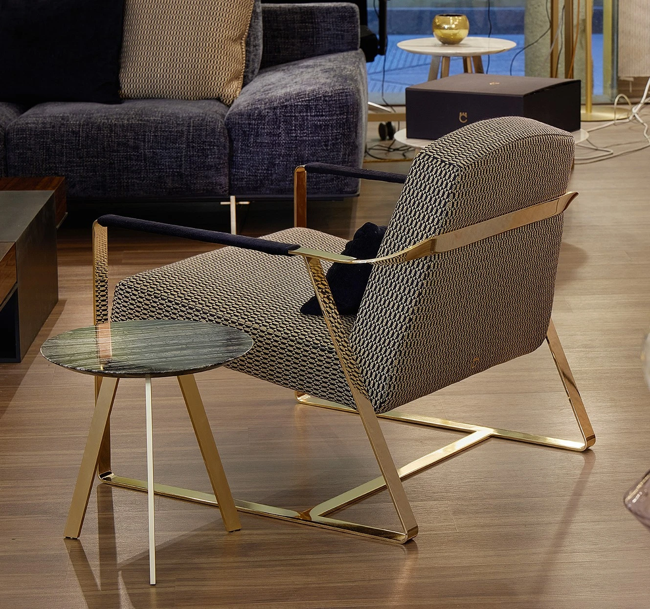 Кресло Parabolica Armchair — Paolo Castelli, кожа, фото 4