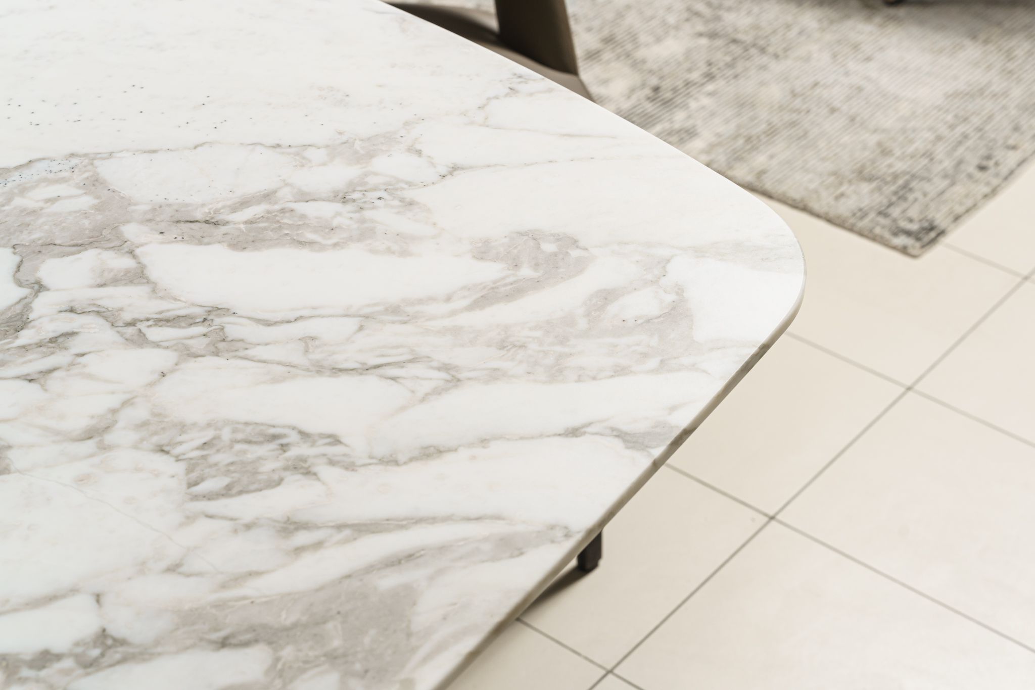 Стол Concorde 218 calacatta oro matt / olmo nero — Poliform, мрамор
