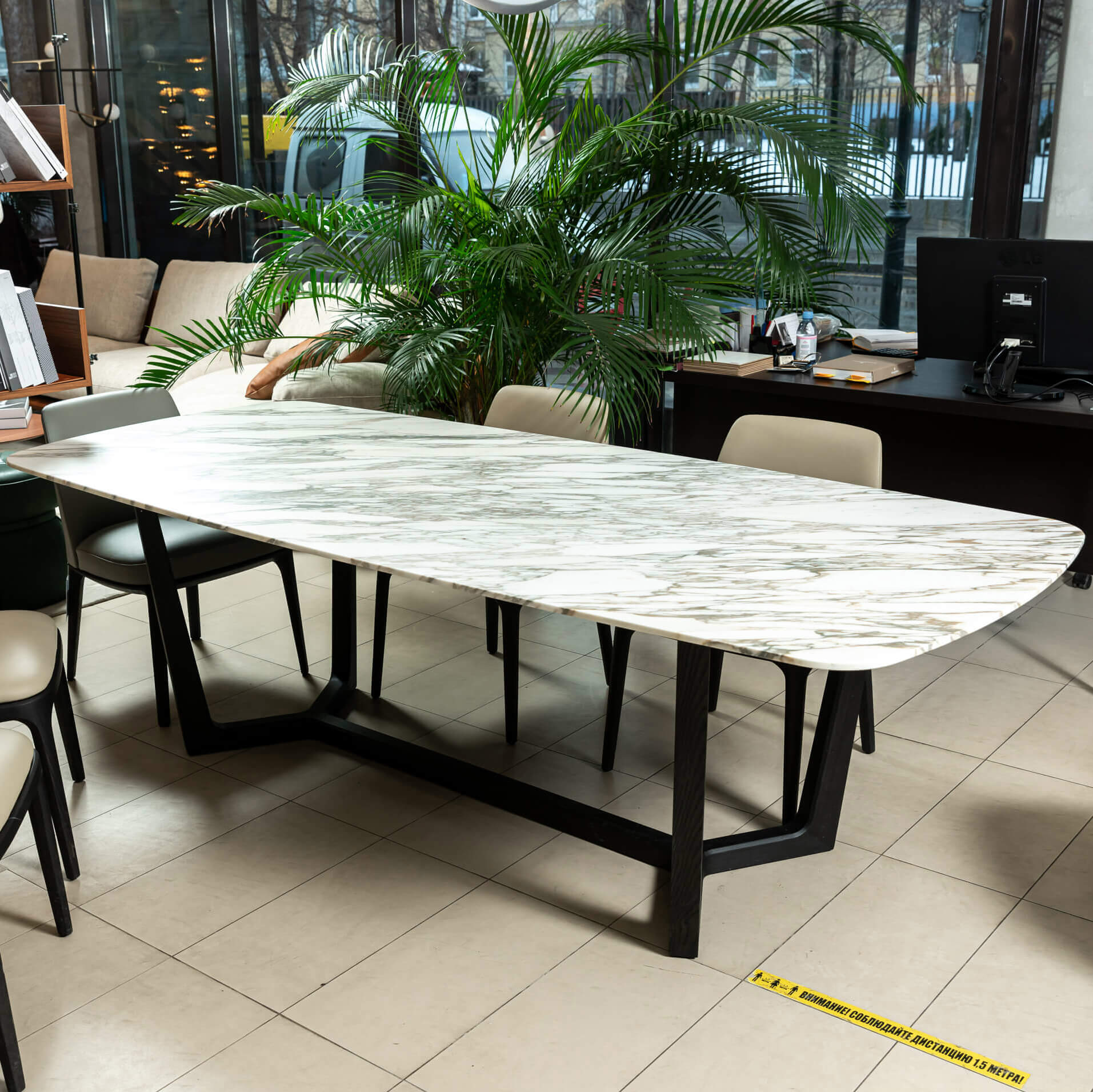 Стол Concorde 218 — Poliform, мрамор, фото 2