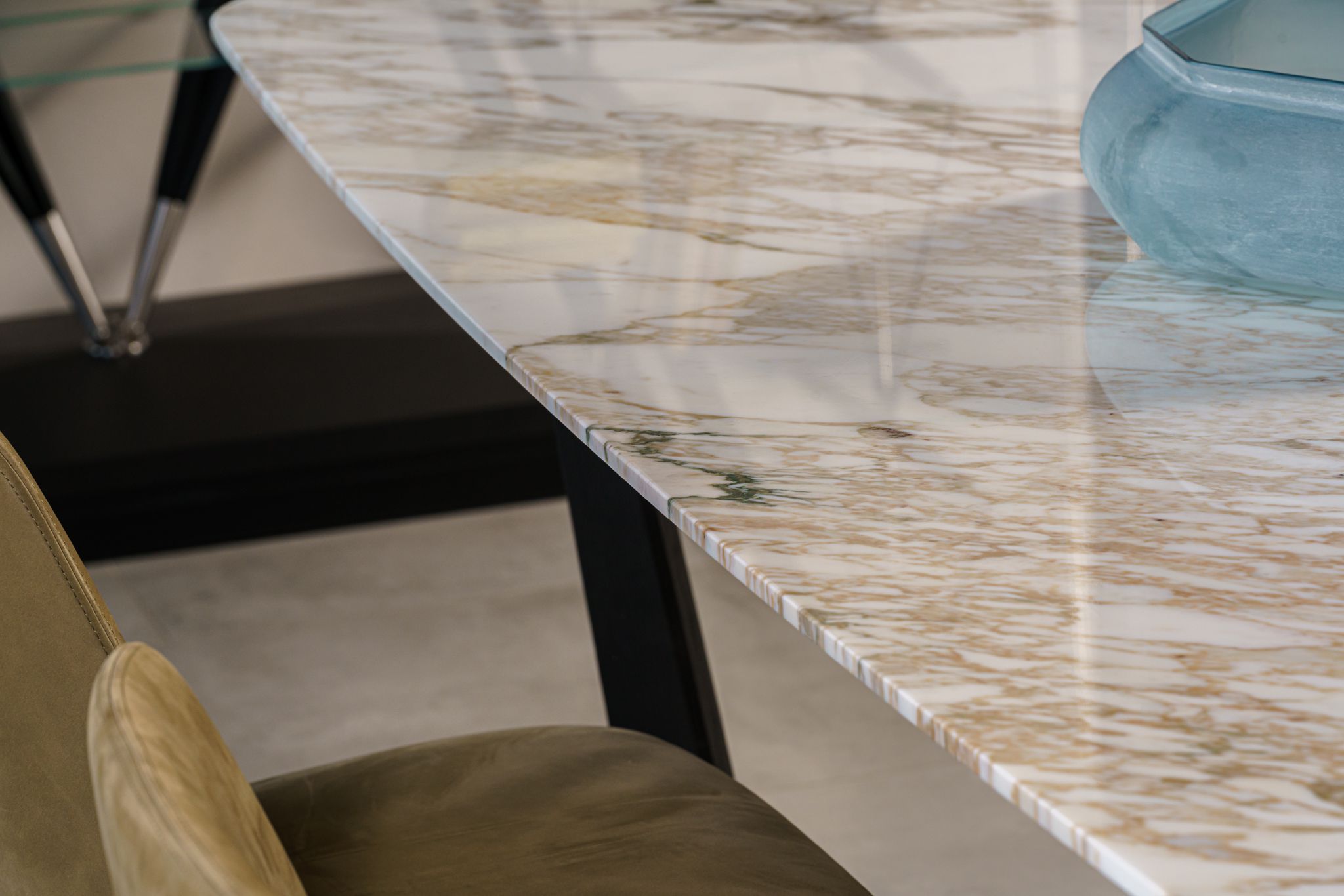 Стол Concorde calacatta oro glossy / olmo nero 240 — Poliform, мрамор