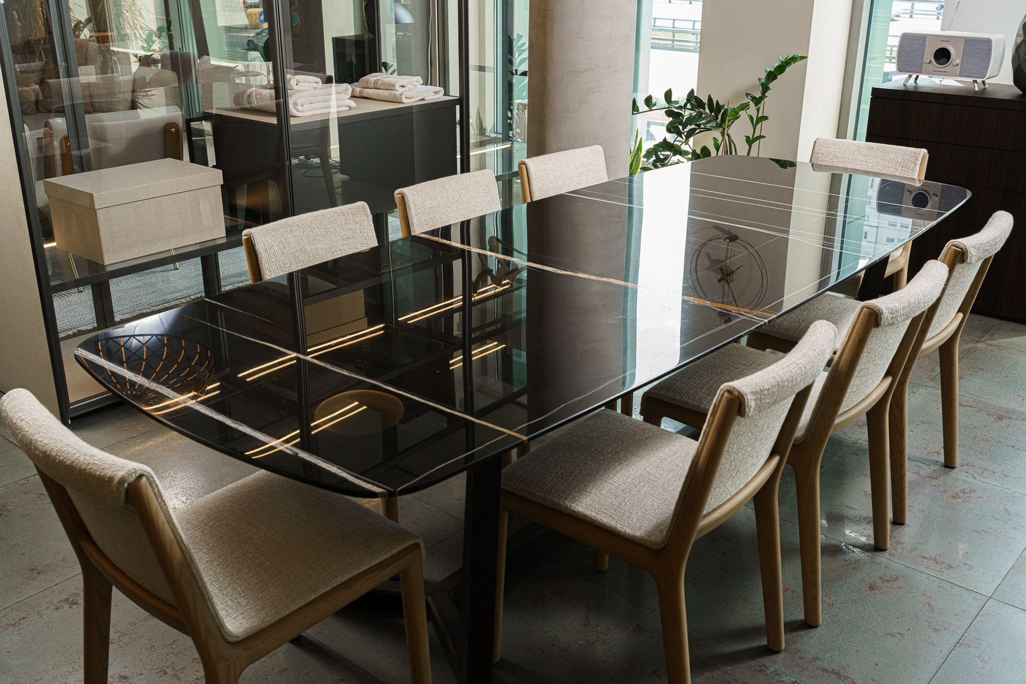Стол Concorde Sahara noir 280 — Poliform, мрамор, фото 3