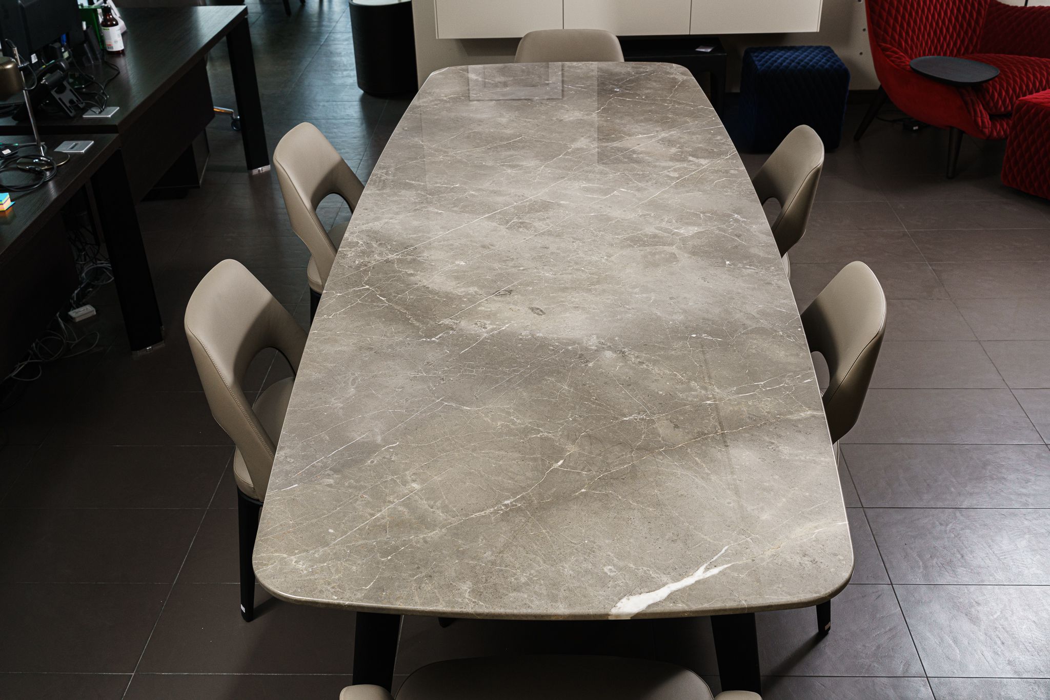 Стол Curve Grey Stardust Glossy — Poliform, кожа, фото 6