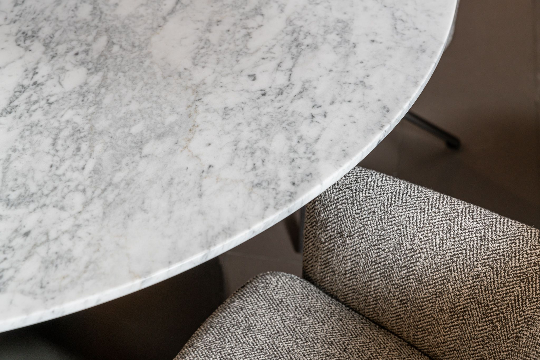 Стол Flute Carrara gloss 125 — Poliform, мрамор, фото 6