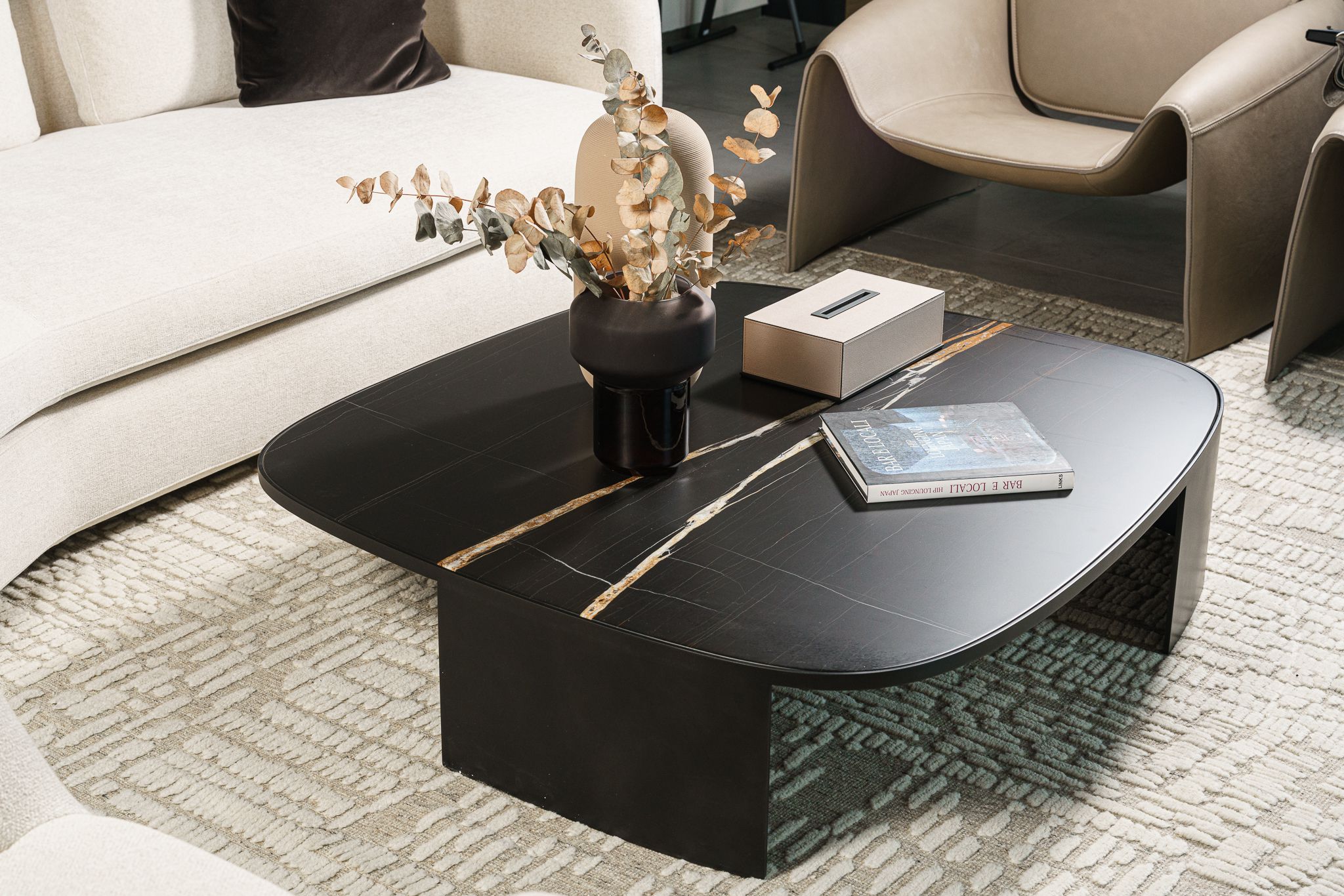 Журнальный столик Koishi 120 Sahara noir — Poliform, металл, фото 4