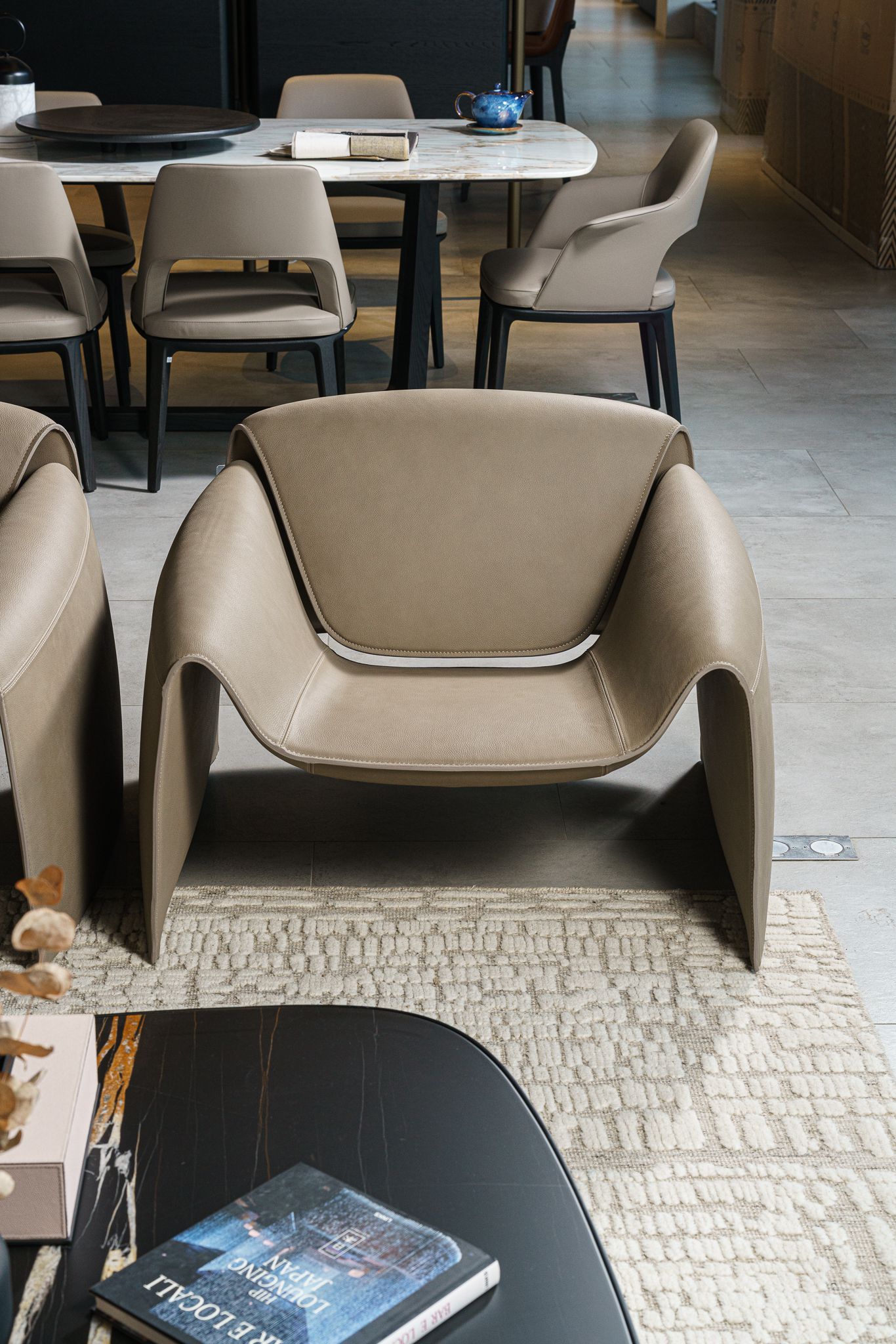 Кресло Le Club Silk Beige — Poliform, кожа, фото 3